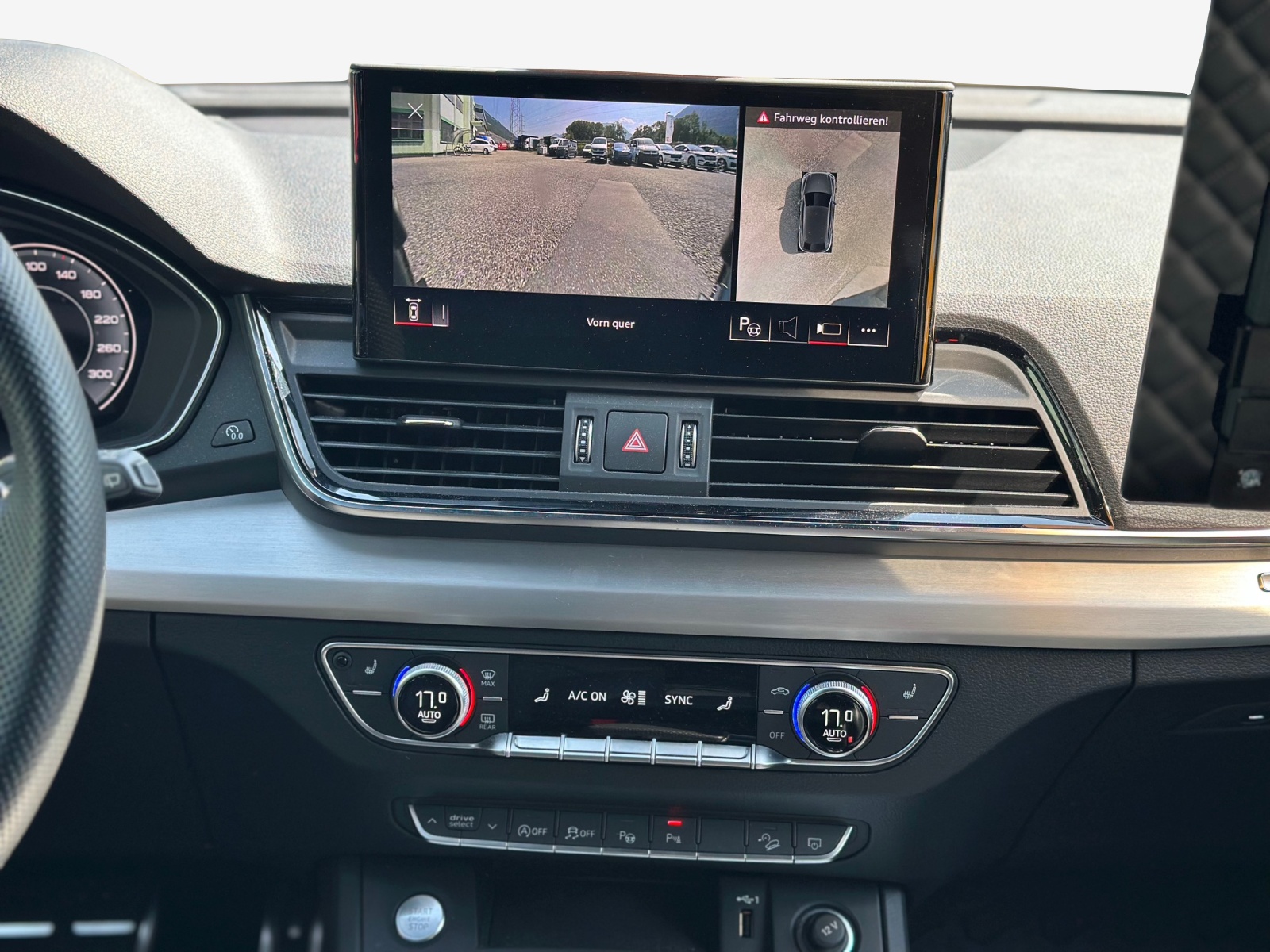 AUDI Q5 Sportback 40 TDI Blackedition quattro S-tronic-image-10