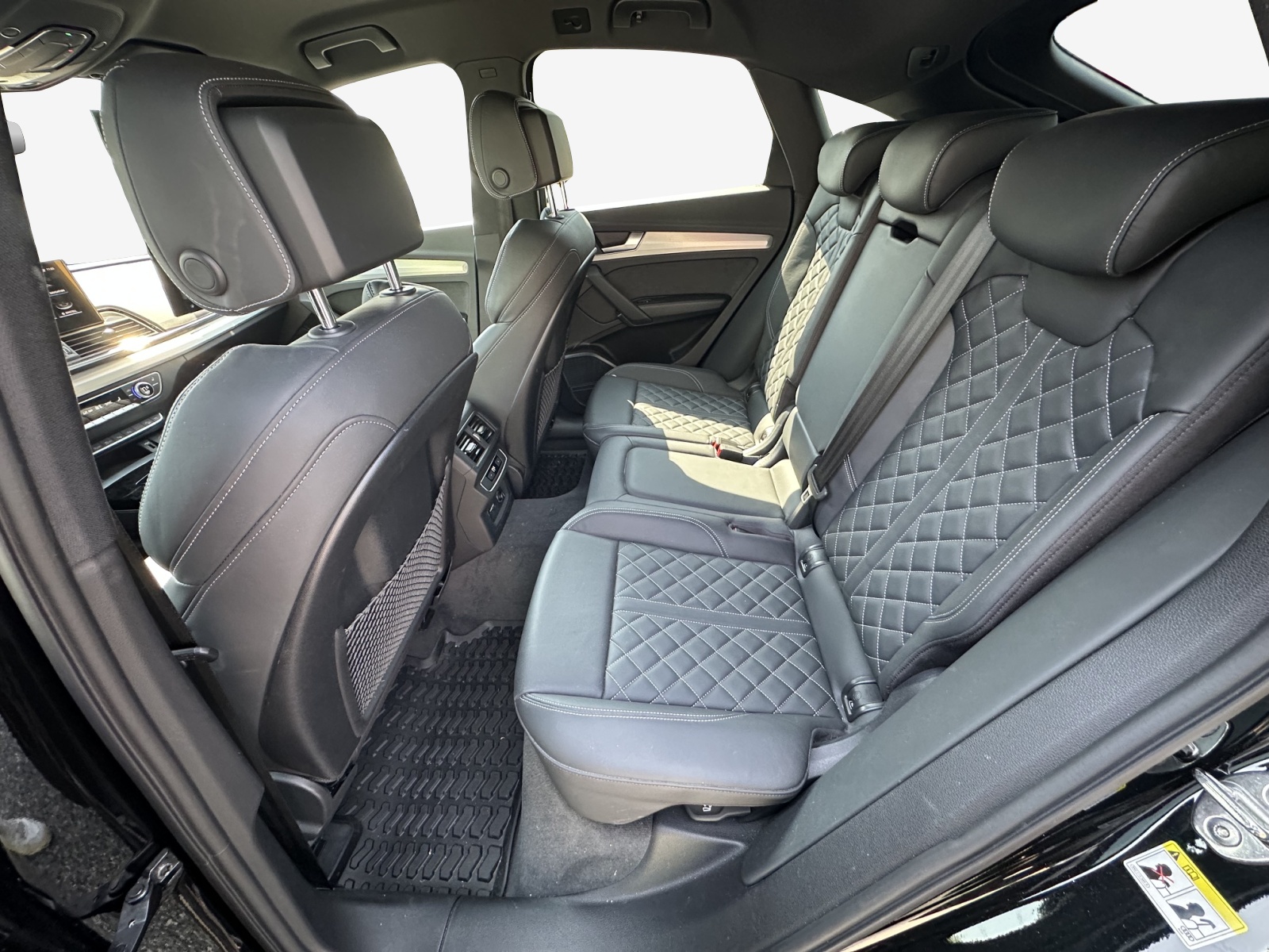 AUDI Q5 Sportback 40 TDI Blackedition quattro S-tronic-image-11
