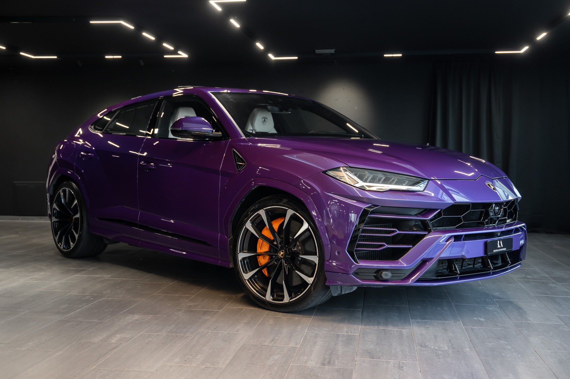 LAMBORGHINI Urus E-Gear Pearl Capsule / Viola Mithras / Bang & Olufsen / Pano-Schiebe Dach / Elektr. Sitze hinten-image-0