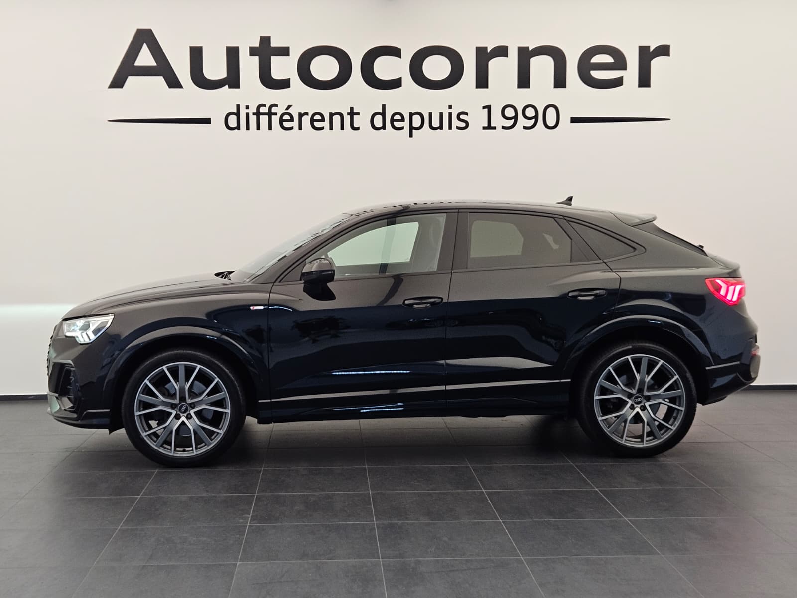 AUDI Q3 Sportback 40 TFSI S line quattro S-tronic-showroom-element-1