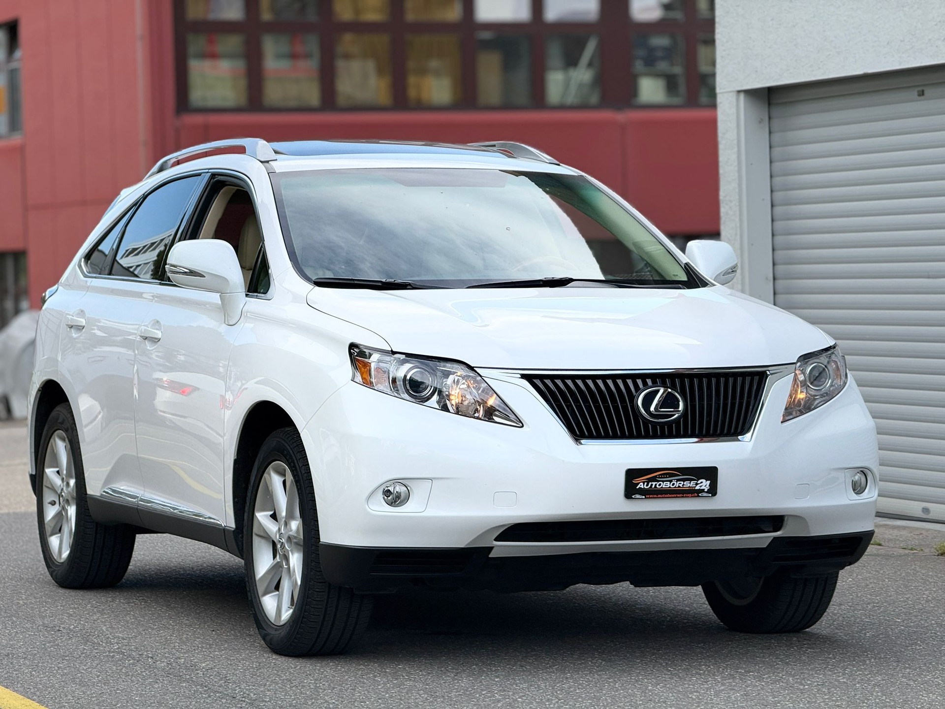 LEXUS RX 350 Executive-showroom-element-1