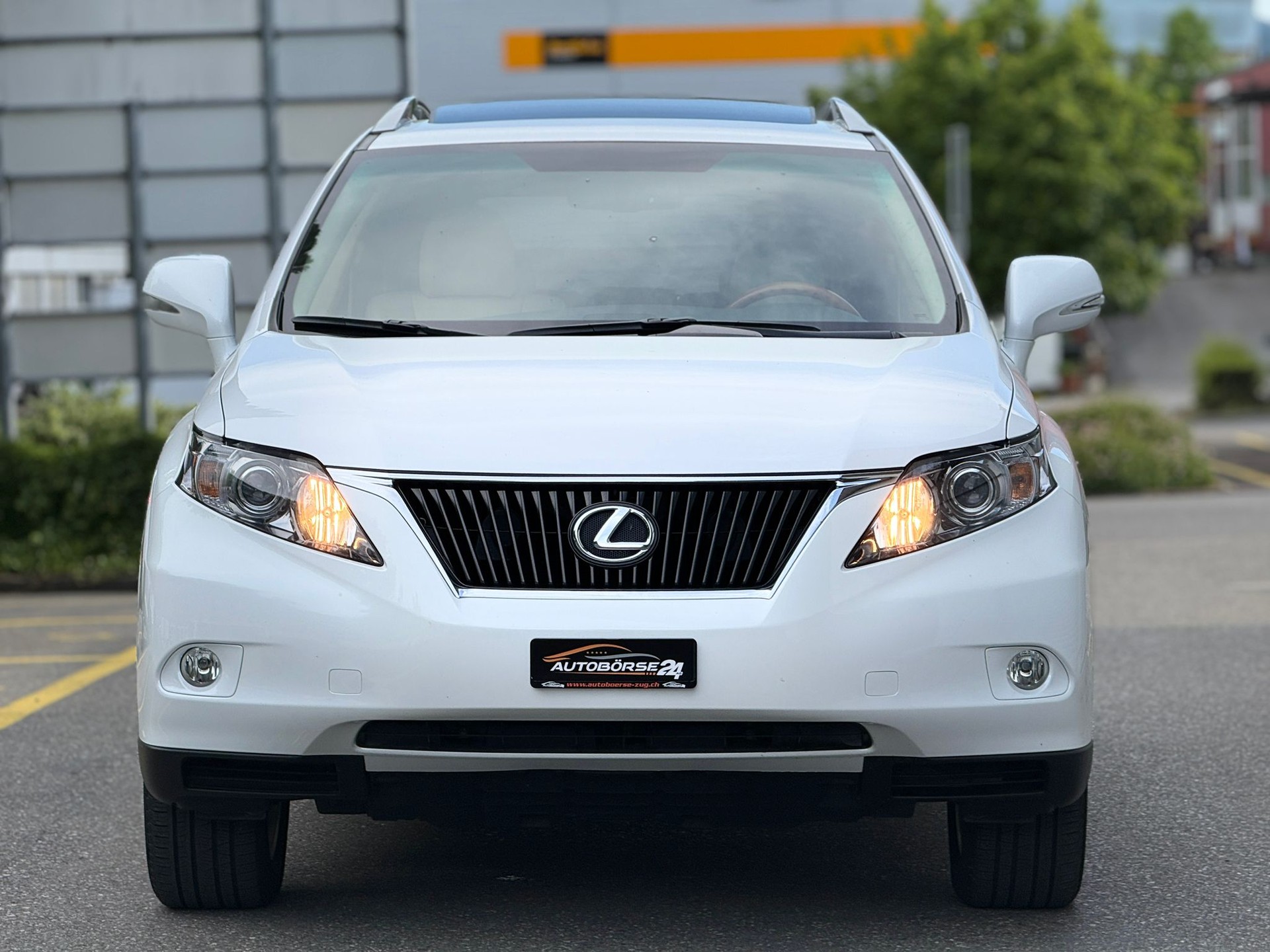 LEXUS RX 350 Executive-showroom-element-2