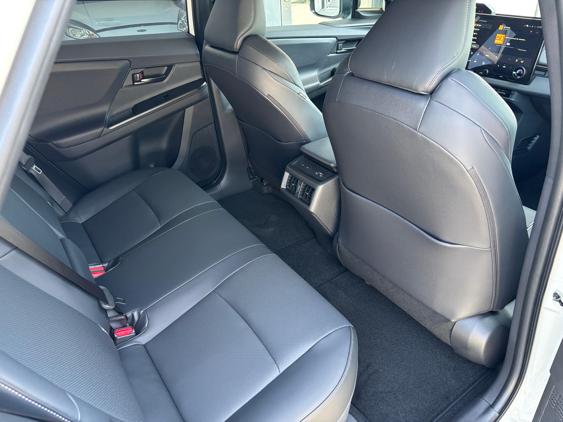 TOYOTA bZ4X Touring Premium AWD-image-14