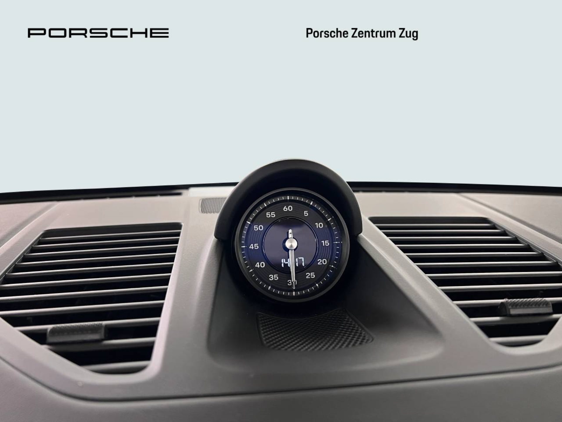 PORSCHE 911 Carrera 4 GTS Cabriolet-image-29