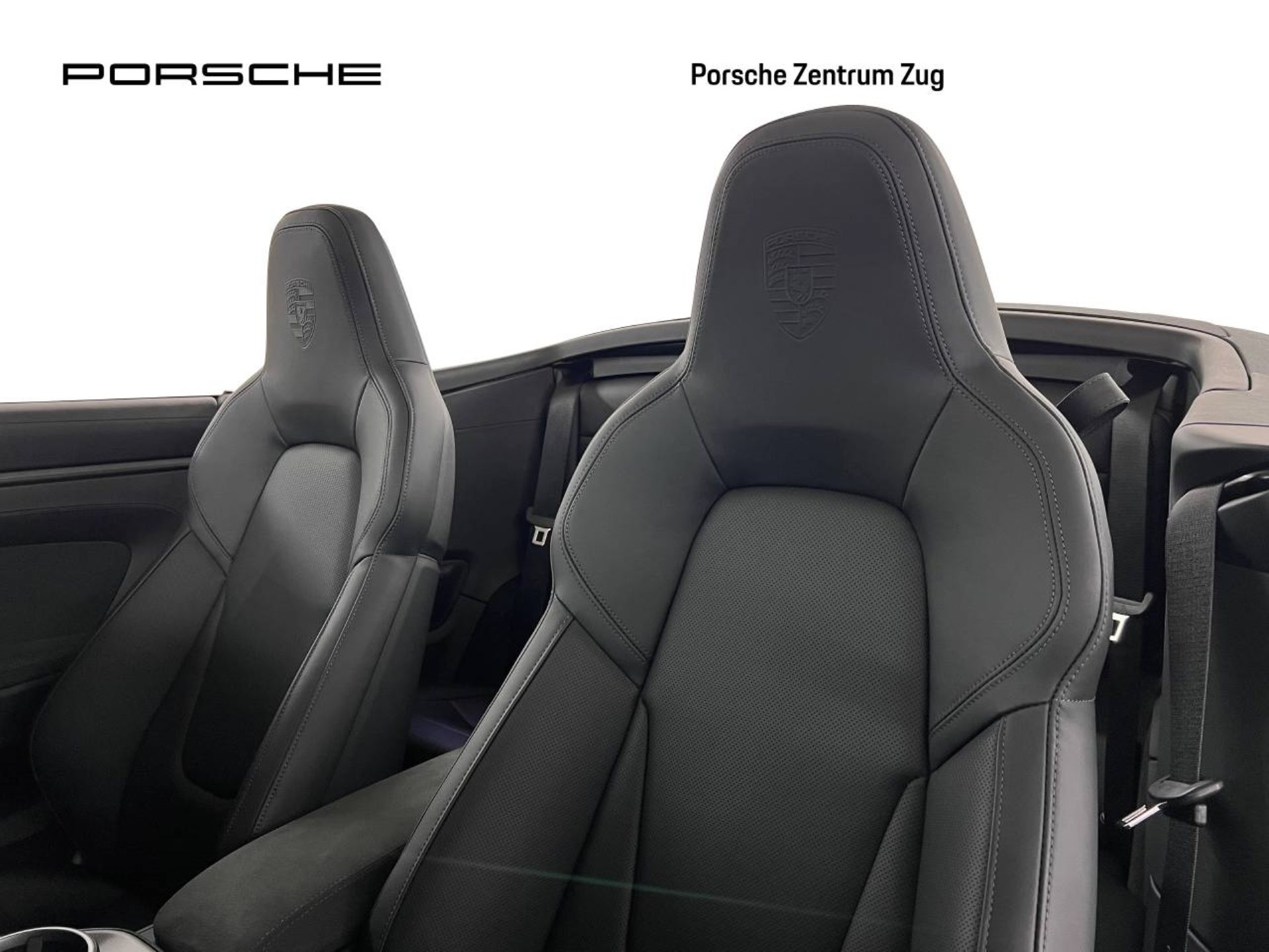 PORSCHE 911 Carrera 4 GTS Cabriolet-image-4