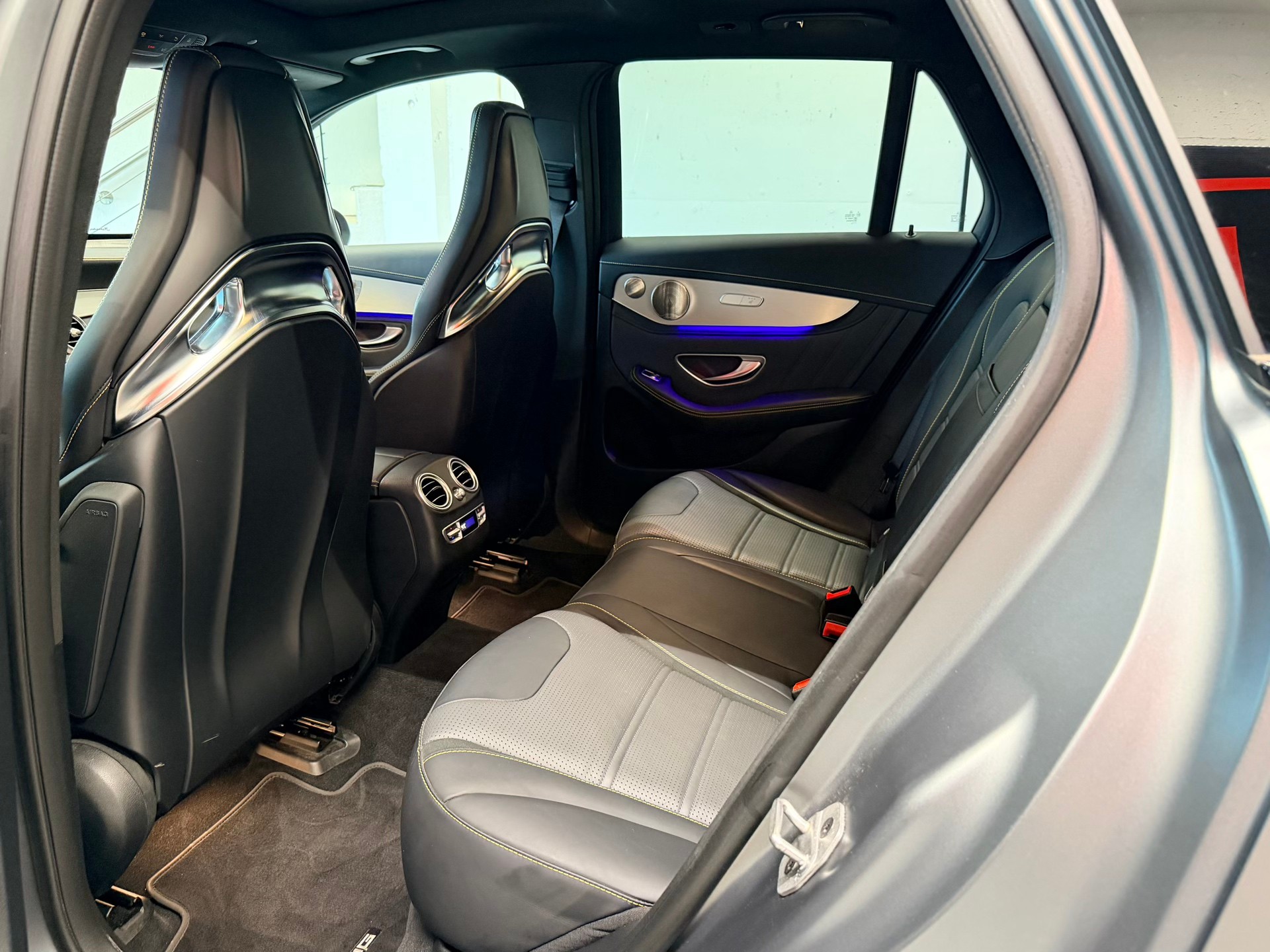MERCEDES-BENZ GLC 63 S AMG 4Matic 9G-Tronic-image-17