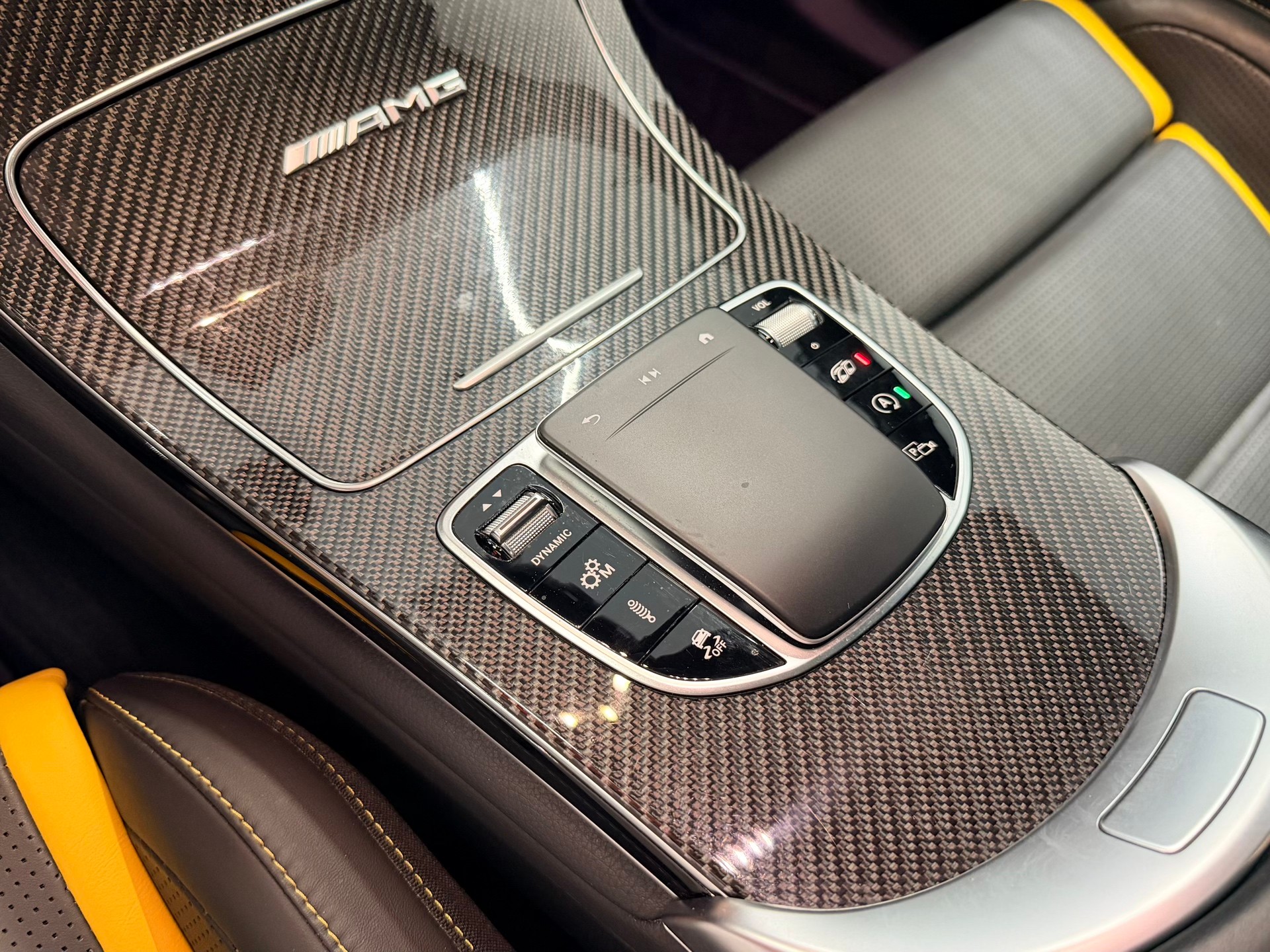MERCEDES-BENZ GLC 63 S AMG 4Matic 9G-Tronic-image-23