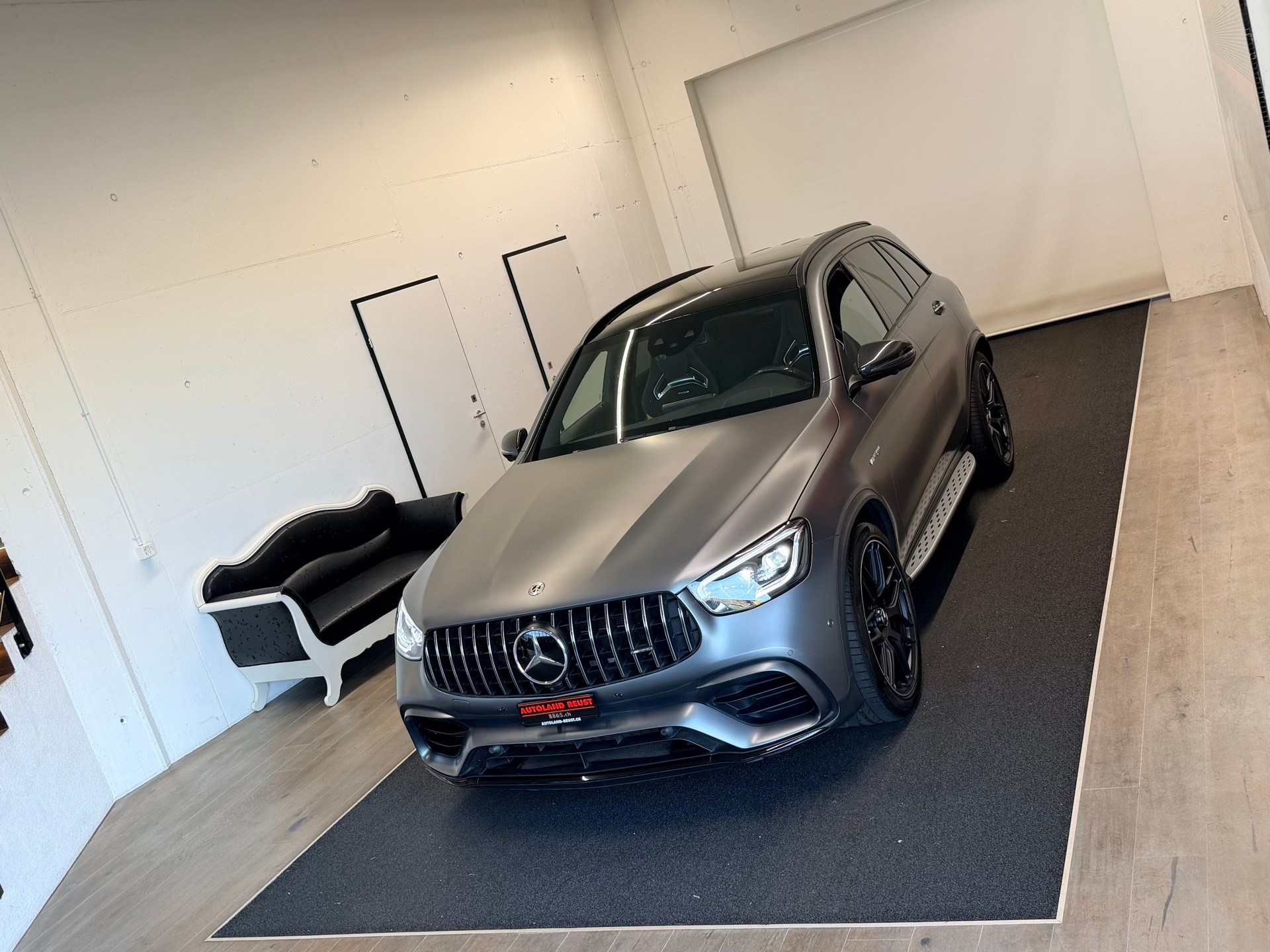 MERCEDES-BENZ GLC 63 S AMG 4Matic 9G-Tronic-showroom-element-3