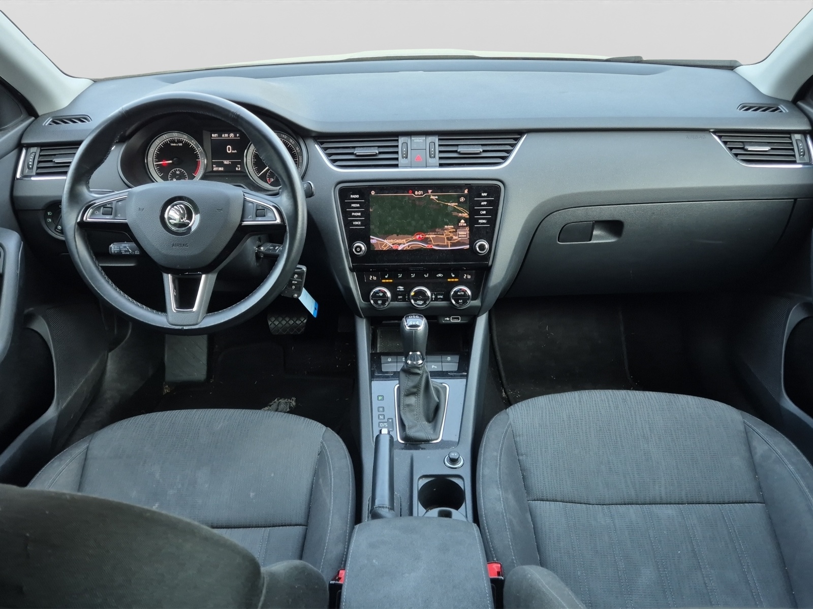 SKODA Octavia Combi 2.0 TDI Ambition 4x4-image-11