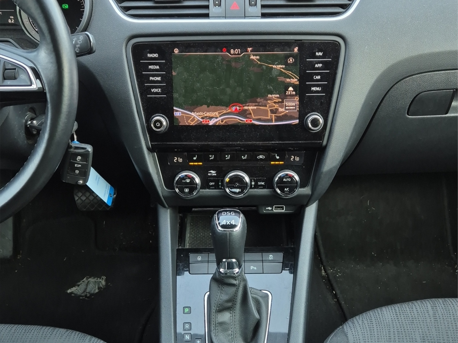 SKODA Octavia Combi 2.0 TDI Ambition 4x4-image-9