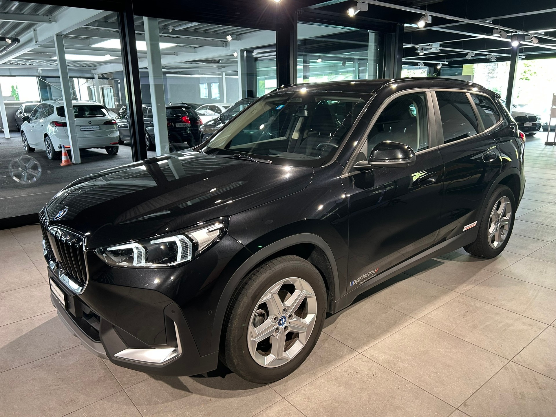 BMW X1 sDrive 18d-image-8