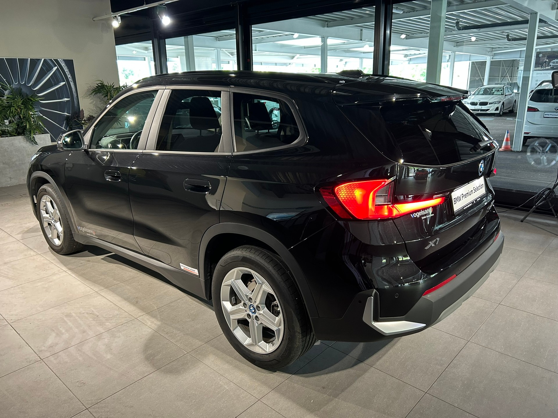 BMW X1 sDrive 18d-image-15