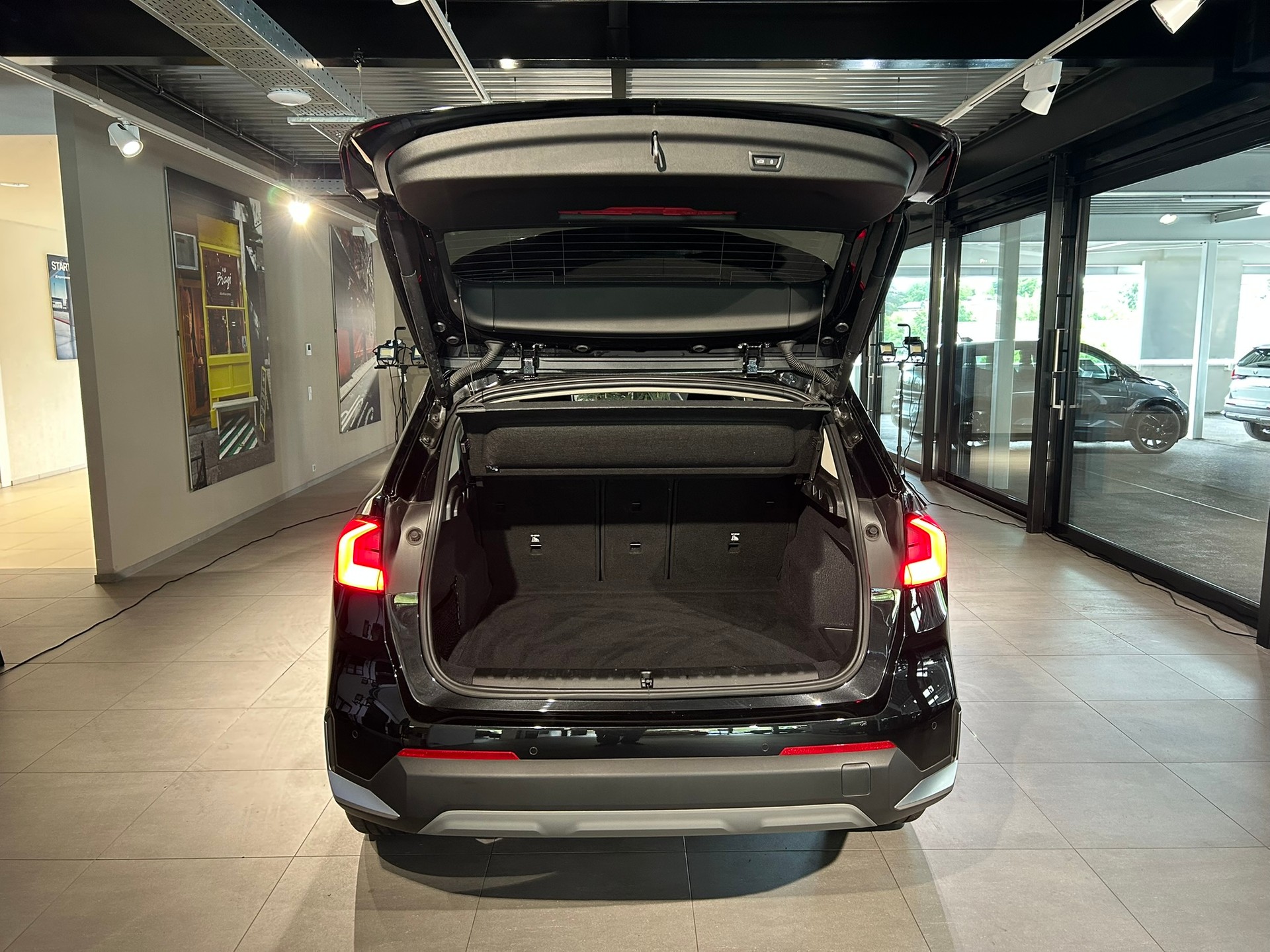 BMW X1 sDrive 18d-image-16