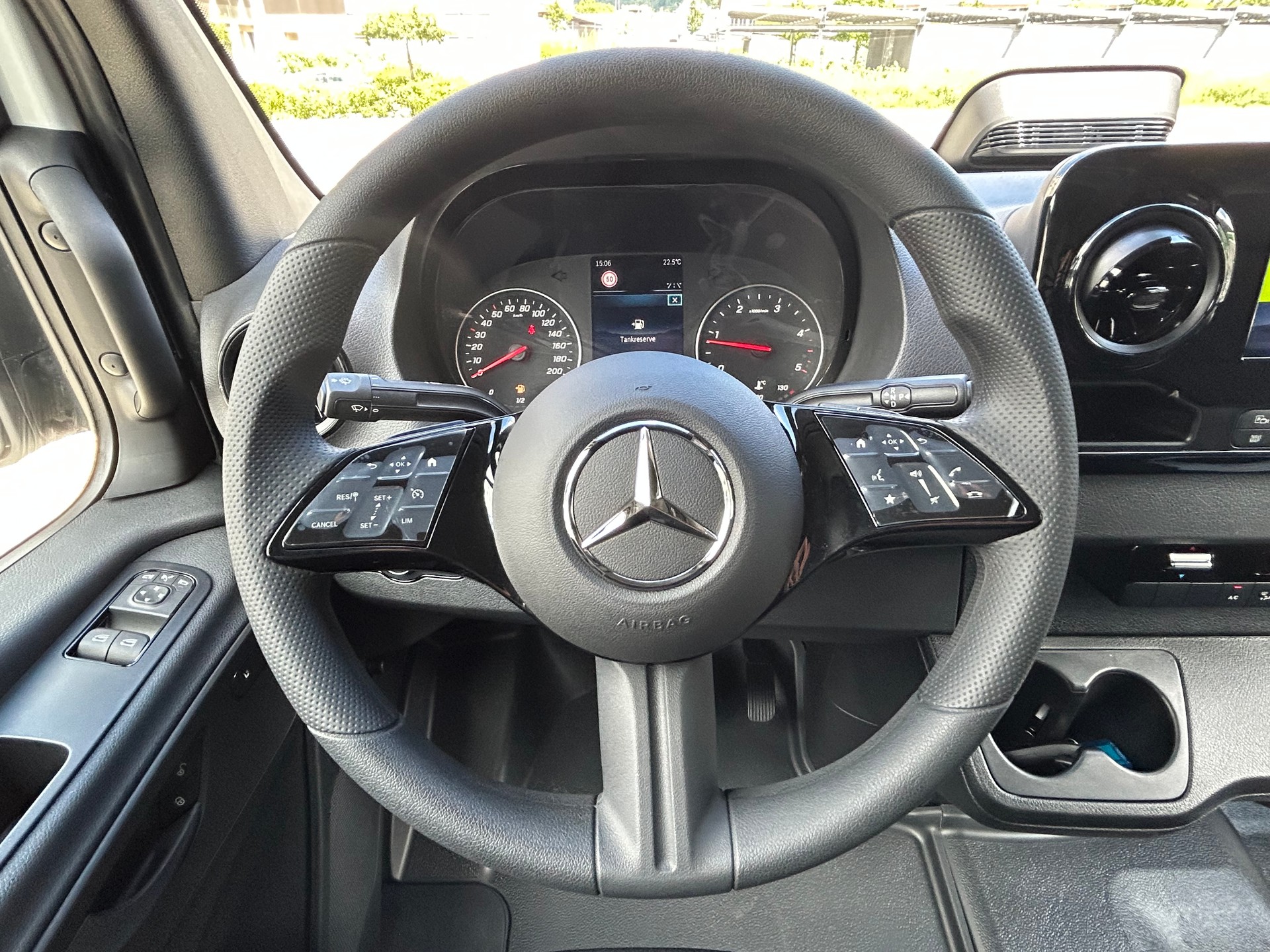 MERCEDES-BENZ Sprinter 319 CDI PRO Kasten Worker 4Matic-image-14
