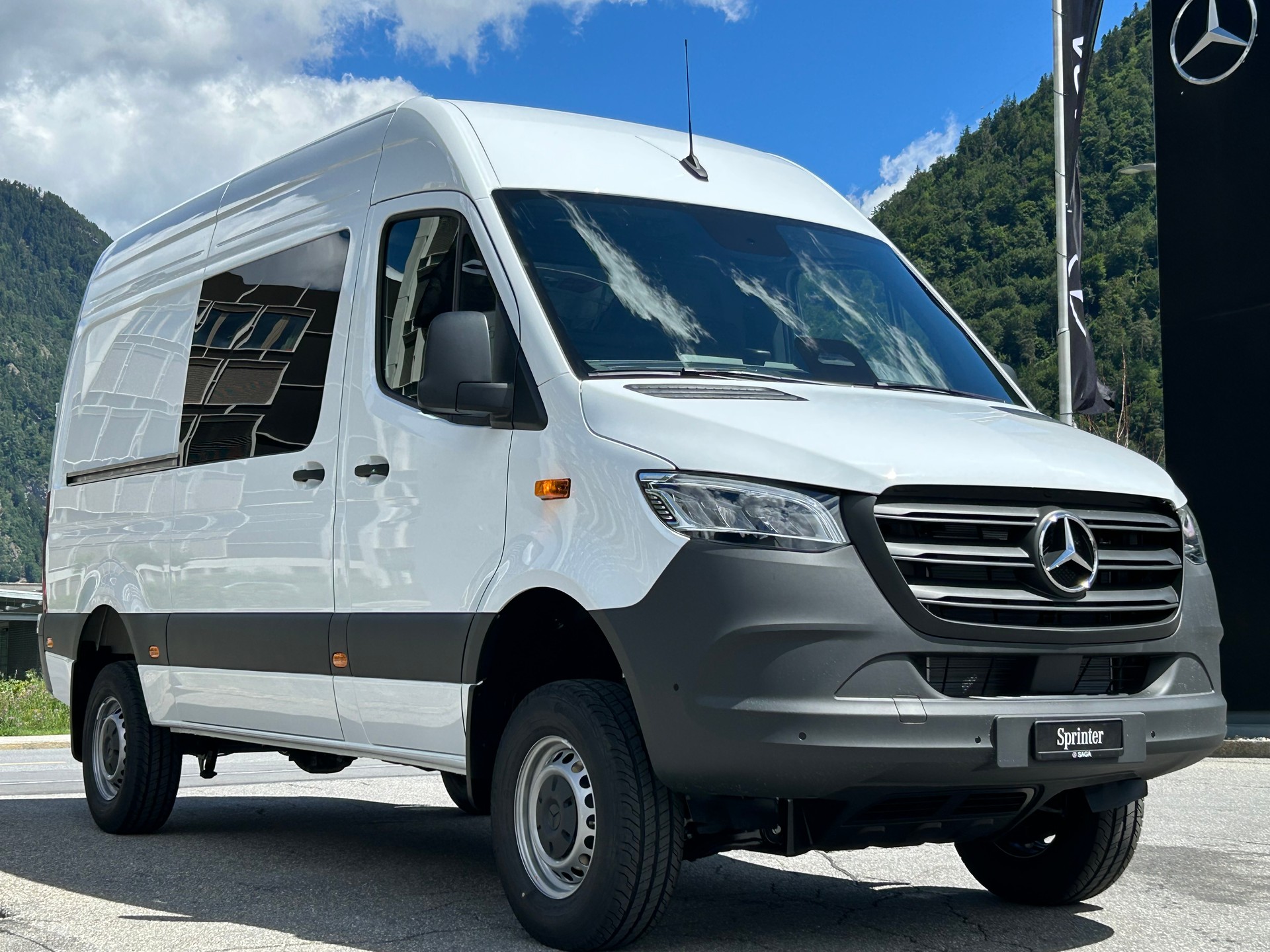MERCEDES-BENZ Sprinter 319 CDI PRO Kasten Worker 4Matic-image-0