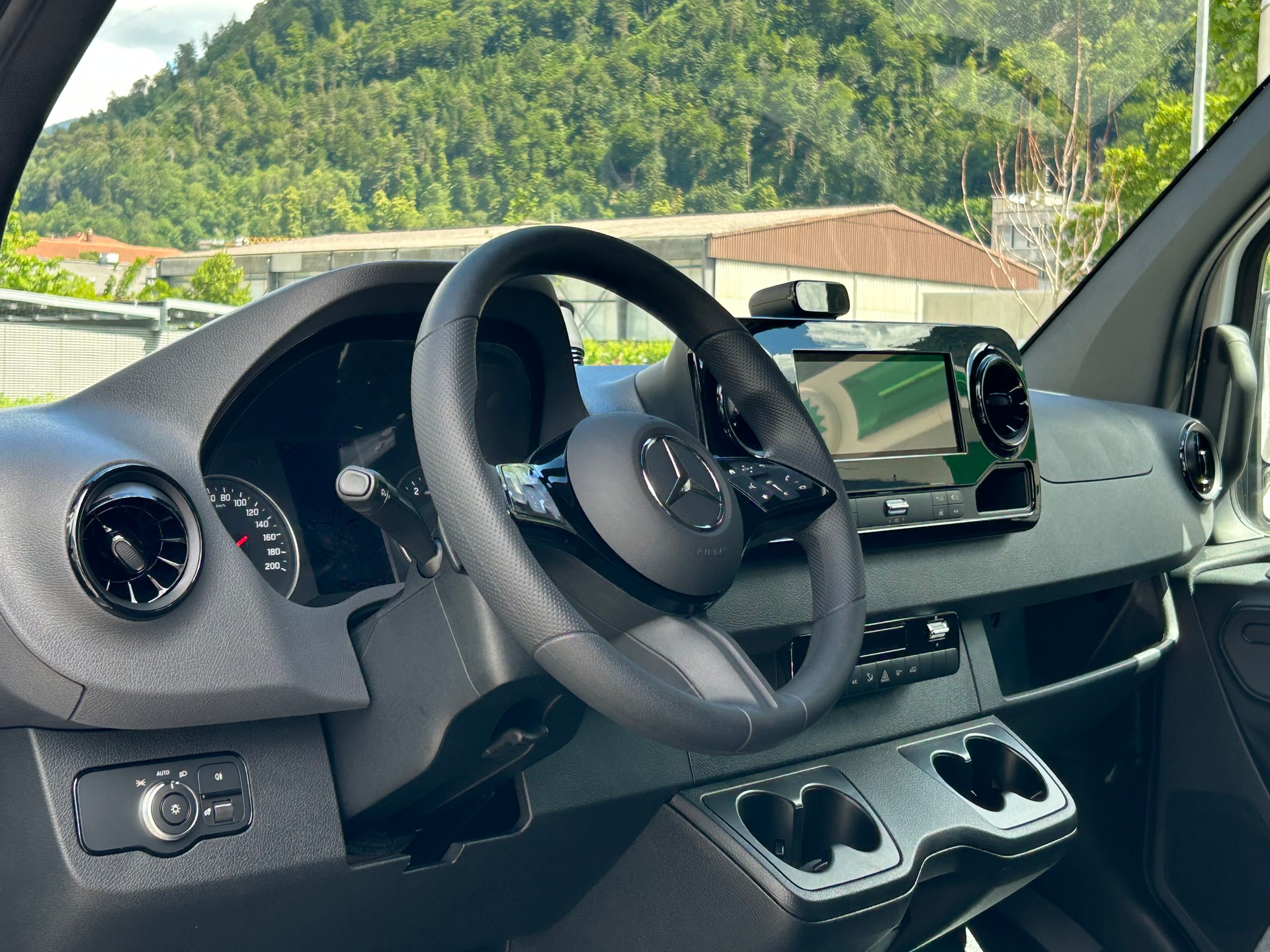 MERCEDES-BENZ Sprinter 319 CDI PRO Kasten Worker 4Matic-image-13