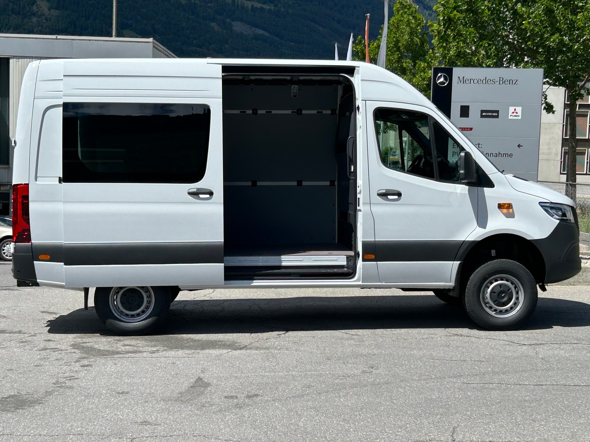 MERCEDES-BENZ Sprinter 319 CDI PRO Kasten Worker 4Matic-image-10