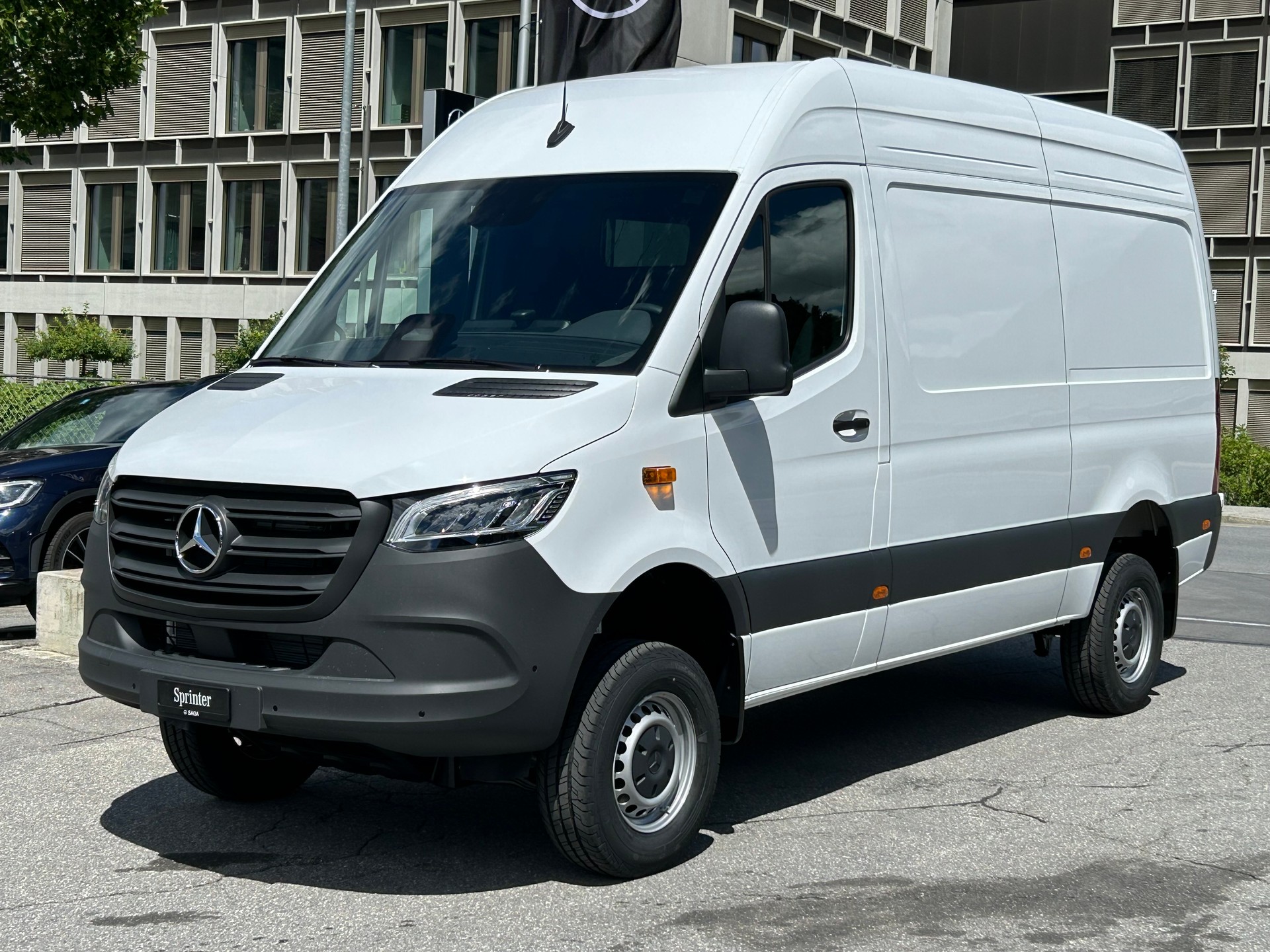 MERCEDES-BENZ Sprinter 319 CDI PRO Kasten Worker 4Matic-image-2