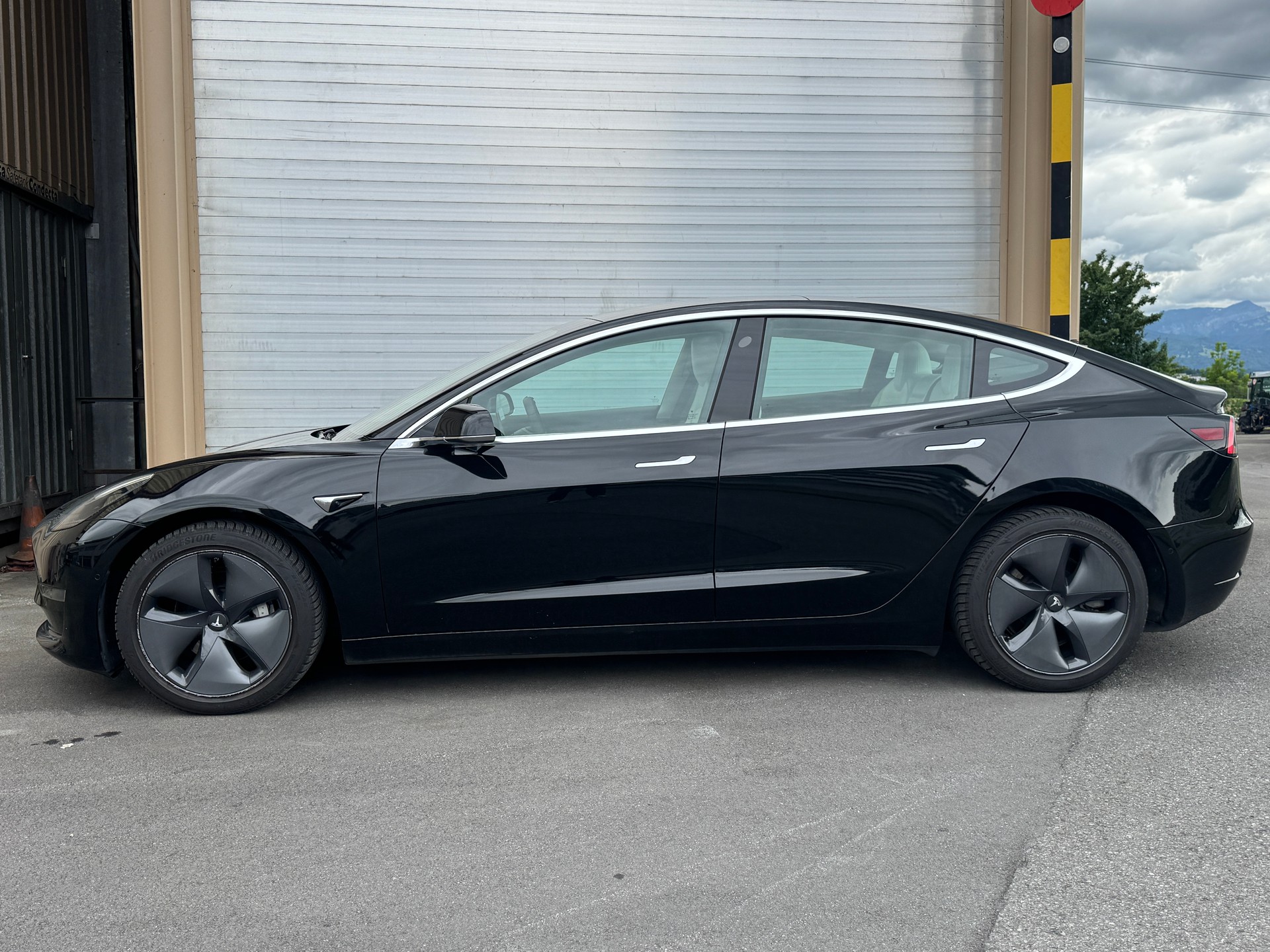 TESLA Model 3 Long Range Dual Motor AWD-image-2