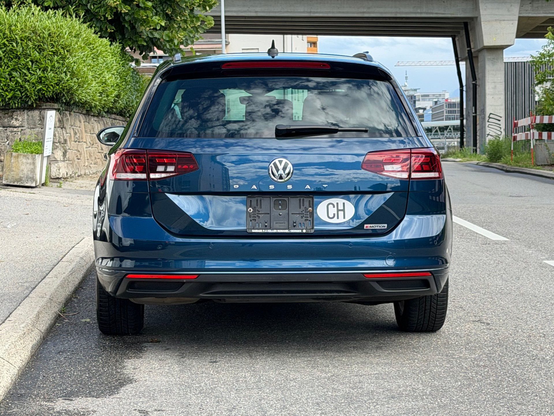 VW Passat 2.0 TDI BMT Business 4Motion DSG-image-3