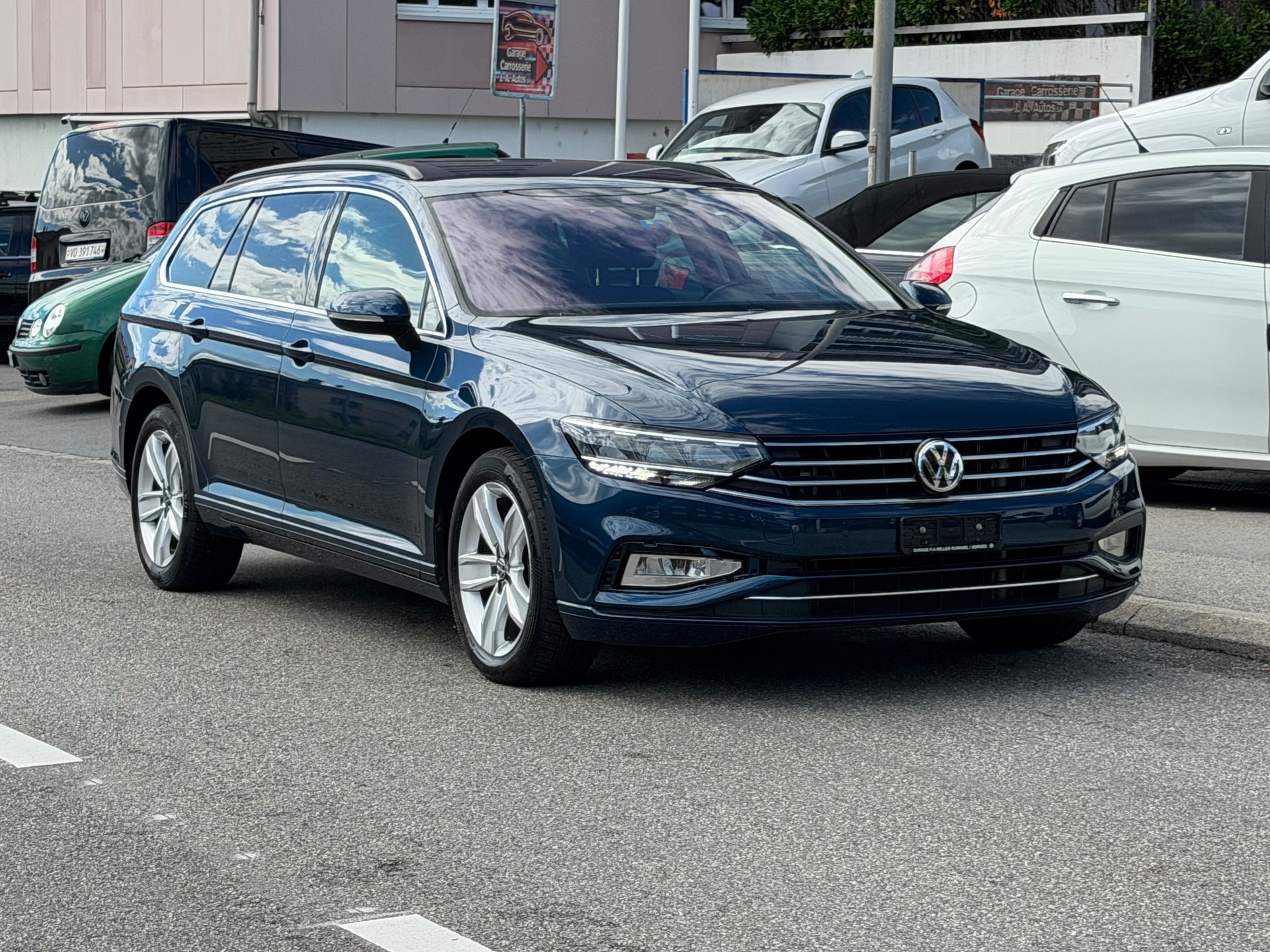 VW Passat 2.0 TDI BMT Business 4Motion DSG-image-2