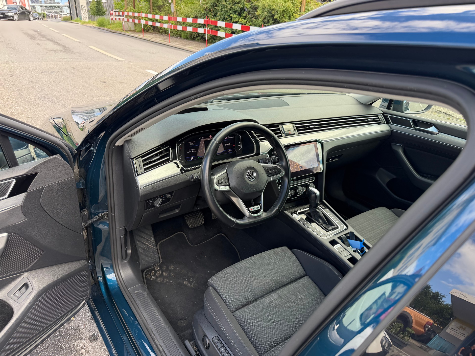 VW Passat 2.0 TDI BMT Business 4Motion DSG-image-9