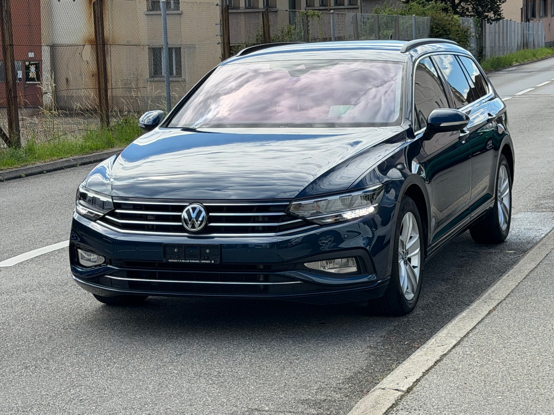 VW Passat 2.0 TDI BMT Business 4Motion DSG-image-1