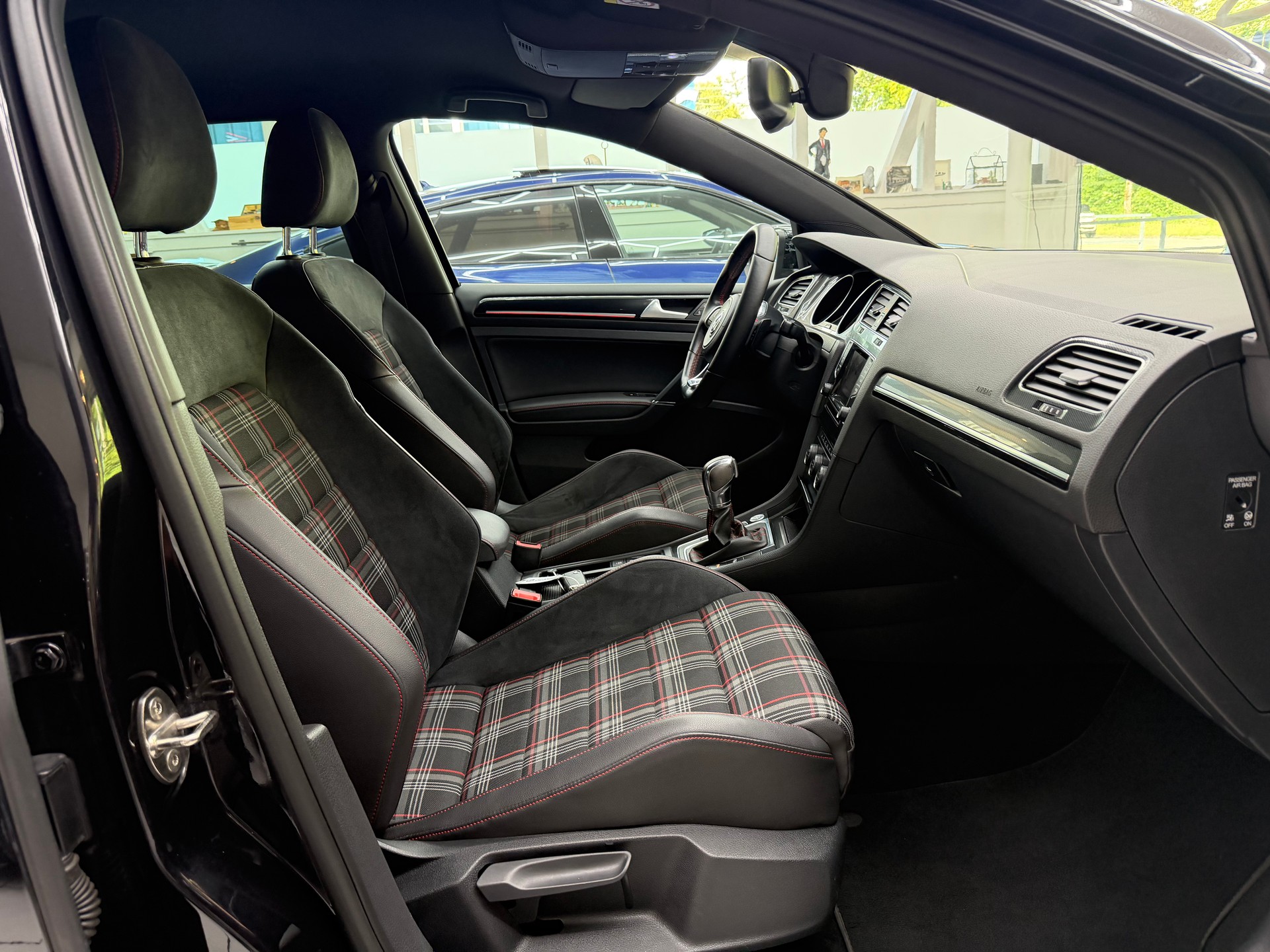 VW Golf VII 2.0 TSI GTI DSG-image-14