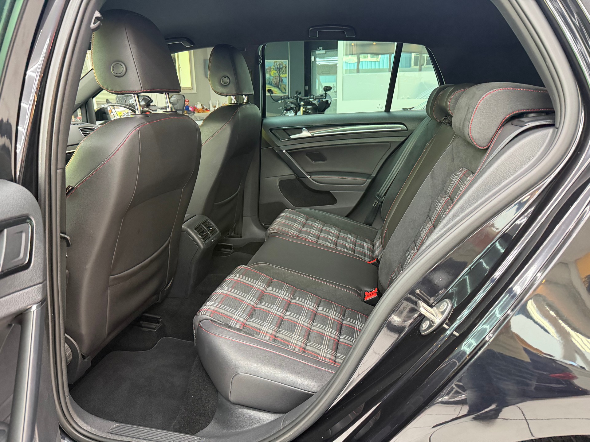 VW Golf VII 2.0 TSI GTI DSG-image-13