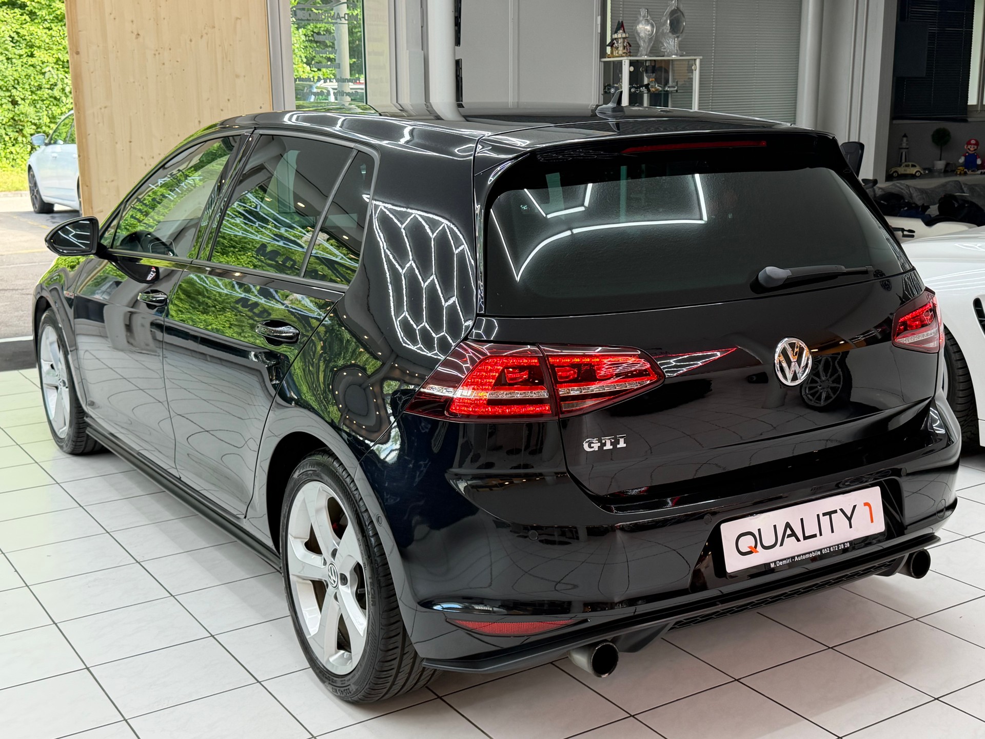 VW Golf VII 2.0 TSI GTI DSG-image-7