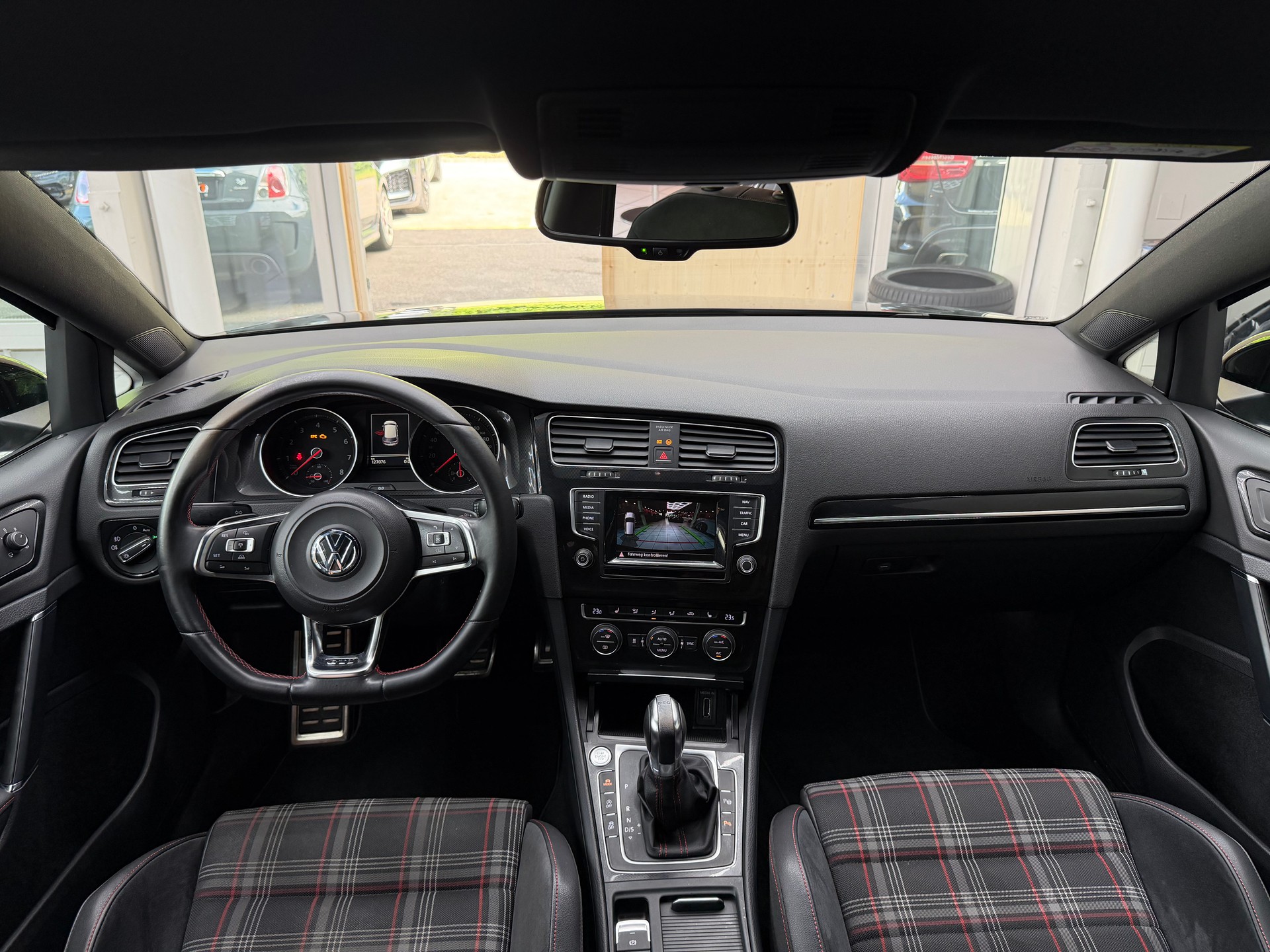 VW Golf VII 2.0 TSI GTI DSG-image-10