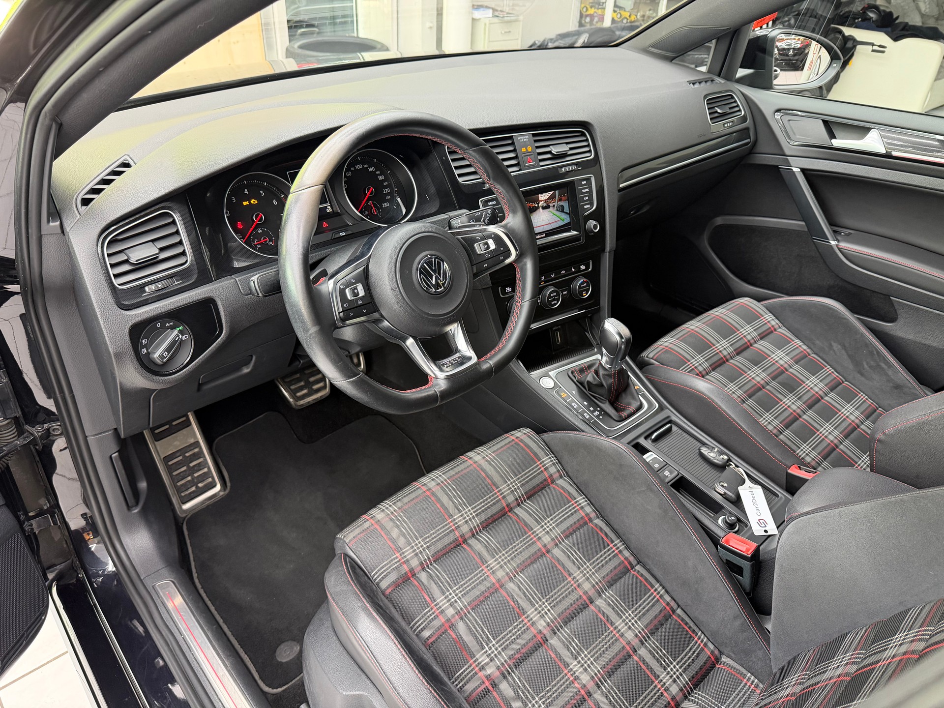 VW Golf VII 2.0 TSI GTI DSG-image-11