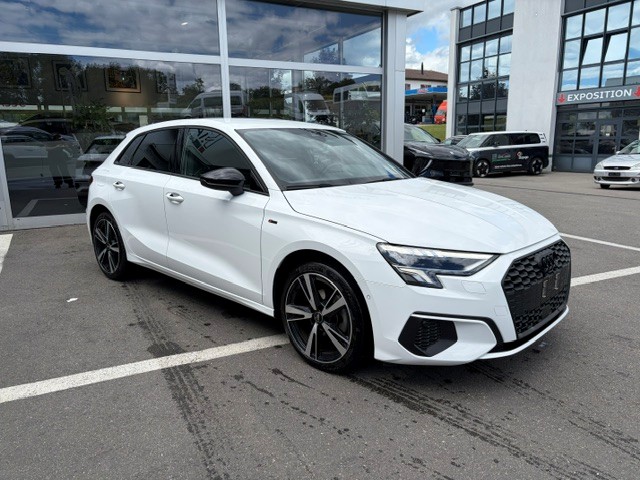 AUDI A3 Sportback 1.5 35 TFSI Attraction S-Tronic-image-1