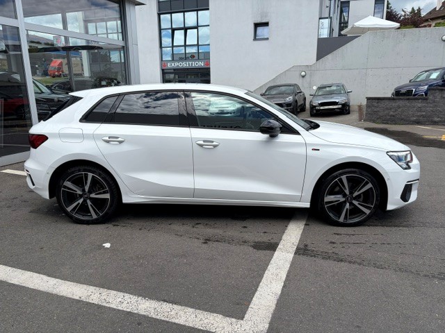 AUDI A3 Sportback 1.5 35 TFSI Attraction S-Tronic-image-2