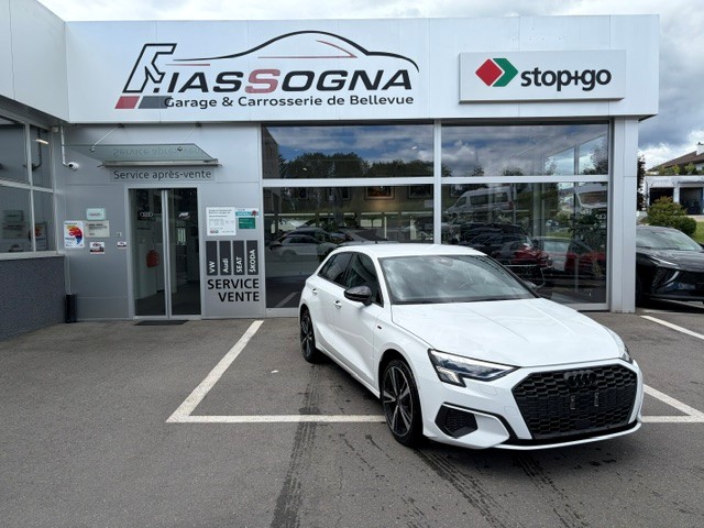 AUDI A3 Sportback 1.5 35 TFSI Attraction S-Tronic-image-0