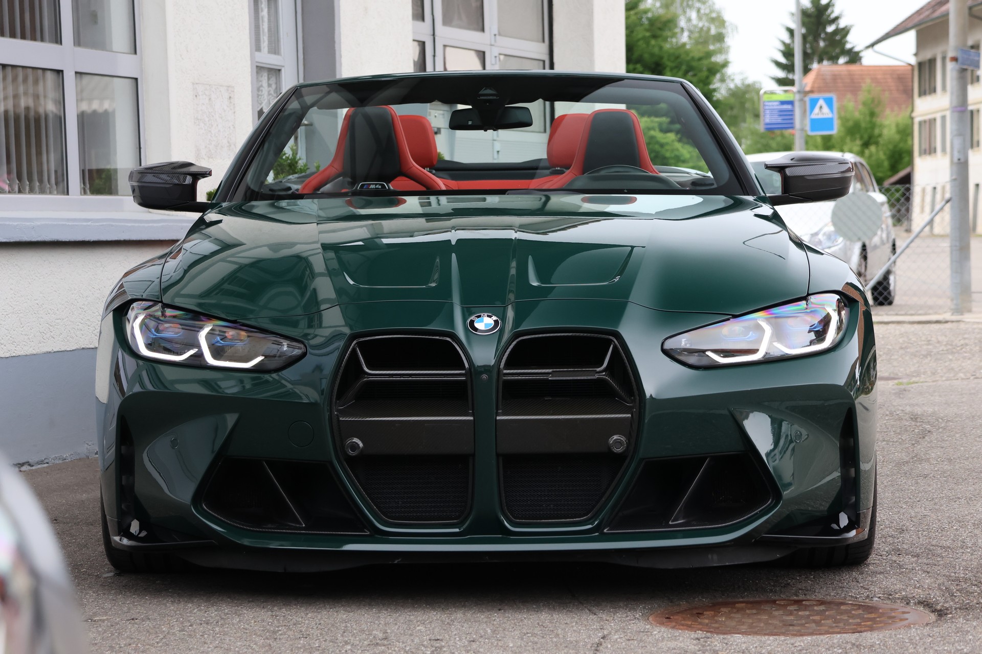 BMW M4 Cabrio Competition M xDrive (CH) *BRITISH RACING GREEN*-image-1