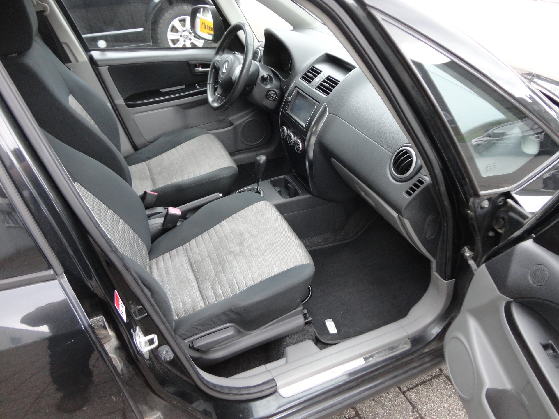 SUZUKI SX4 1.6 16V GL Top 2WD Automatic-image-10