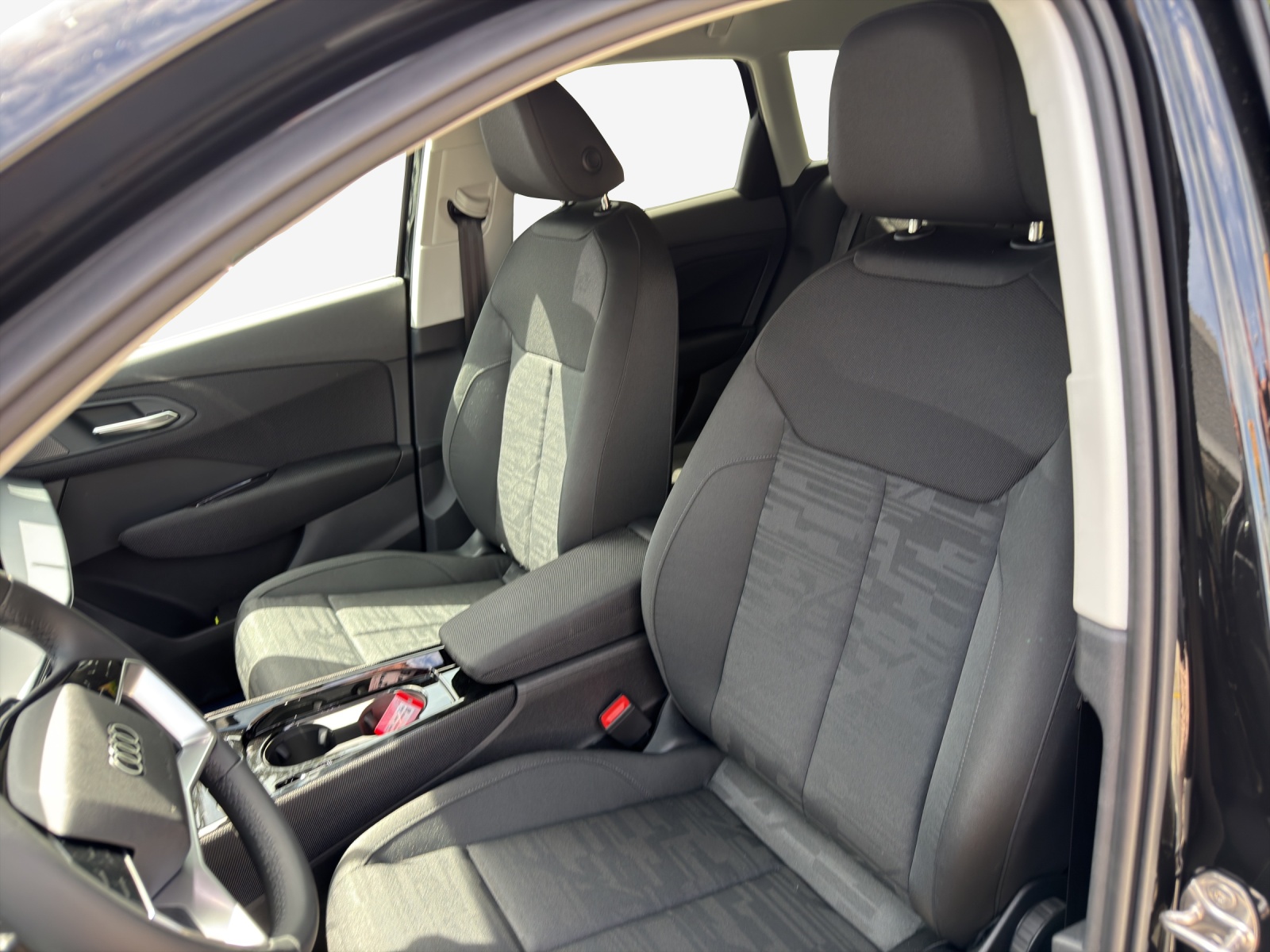 AUDI Q3 SUV 110 kW TFSI S tronic-image-14