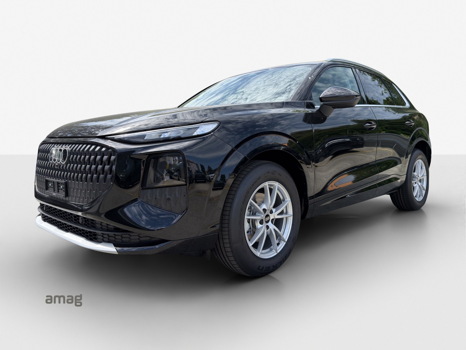 AUDI Q3 SUV 110 kW TFSI S tronic-image-0