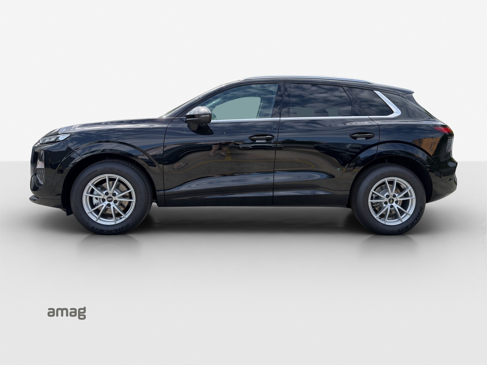AUDI Q3 SUV 110 kW TFSI S tronic-image-1