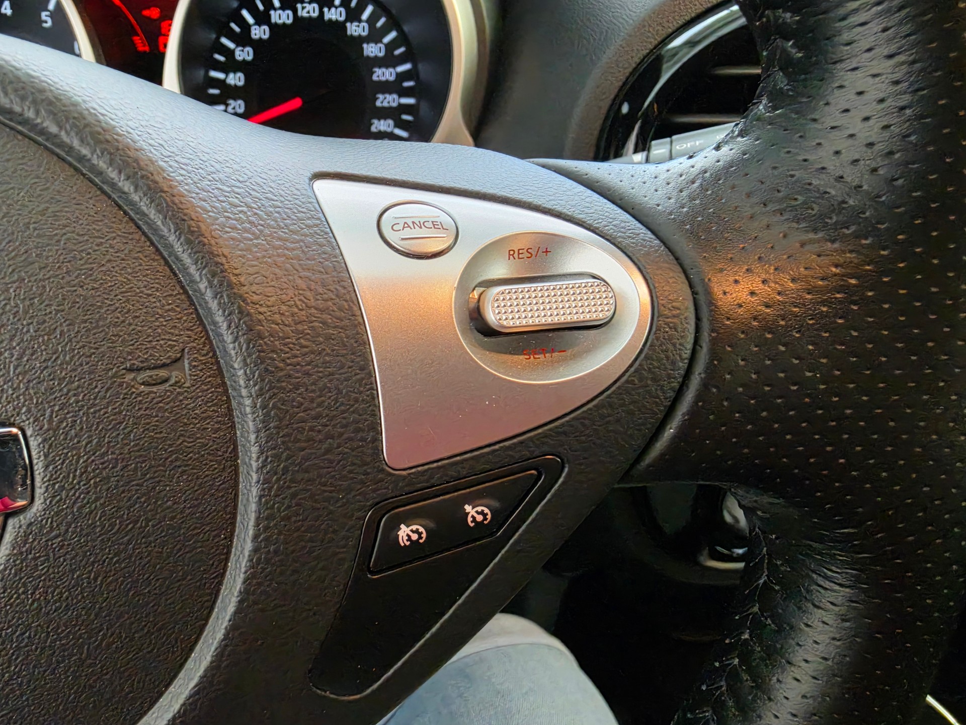 NISSAN Juke 1.6 DIG-T tekna-image-11