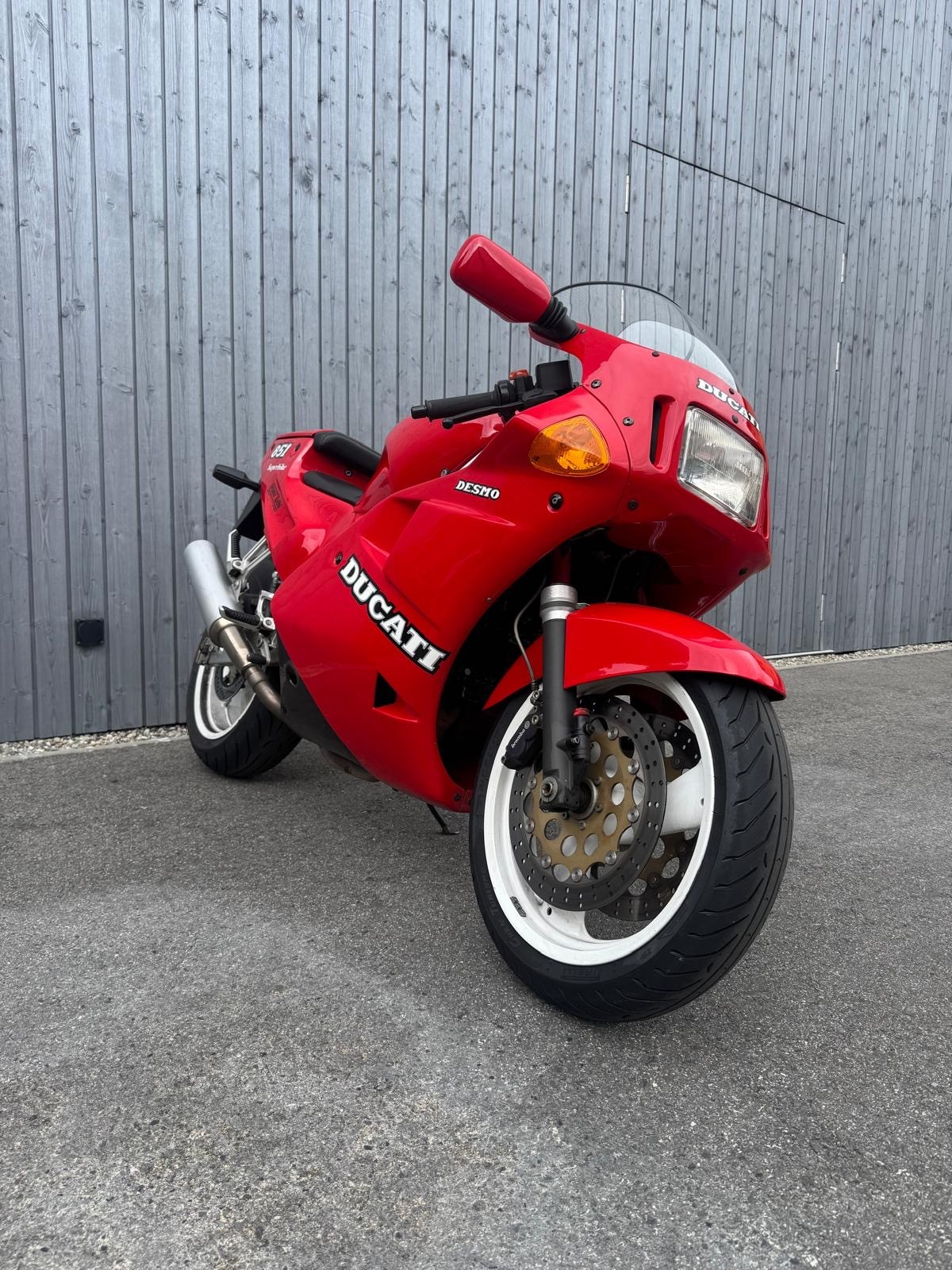 DUCATI 851 Superbike-showroom-element-1