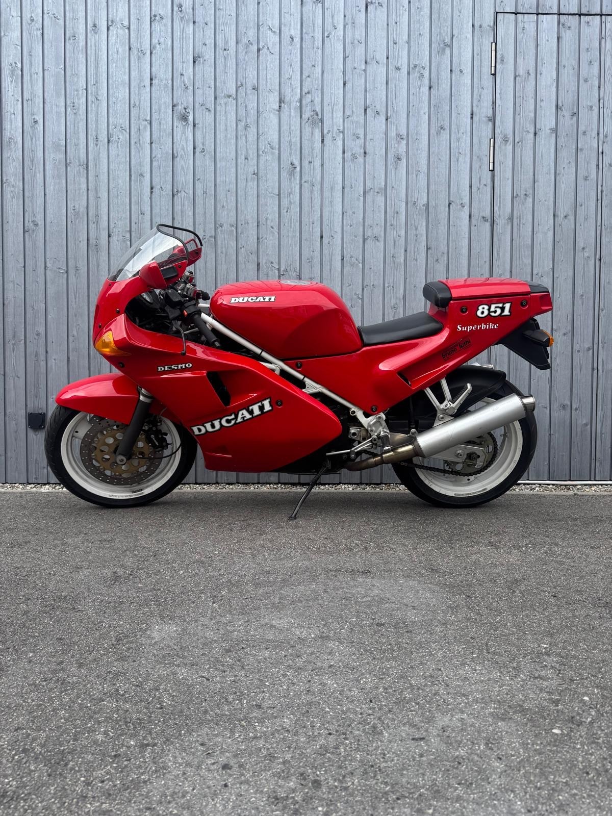 DUCATI 851 Superbike-showroom-element-2