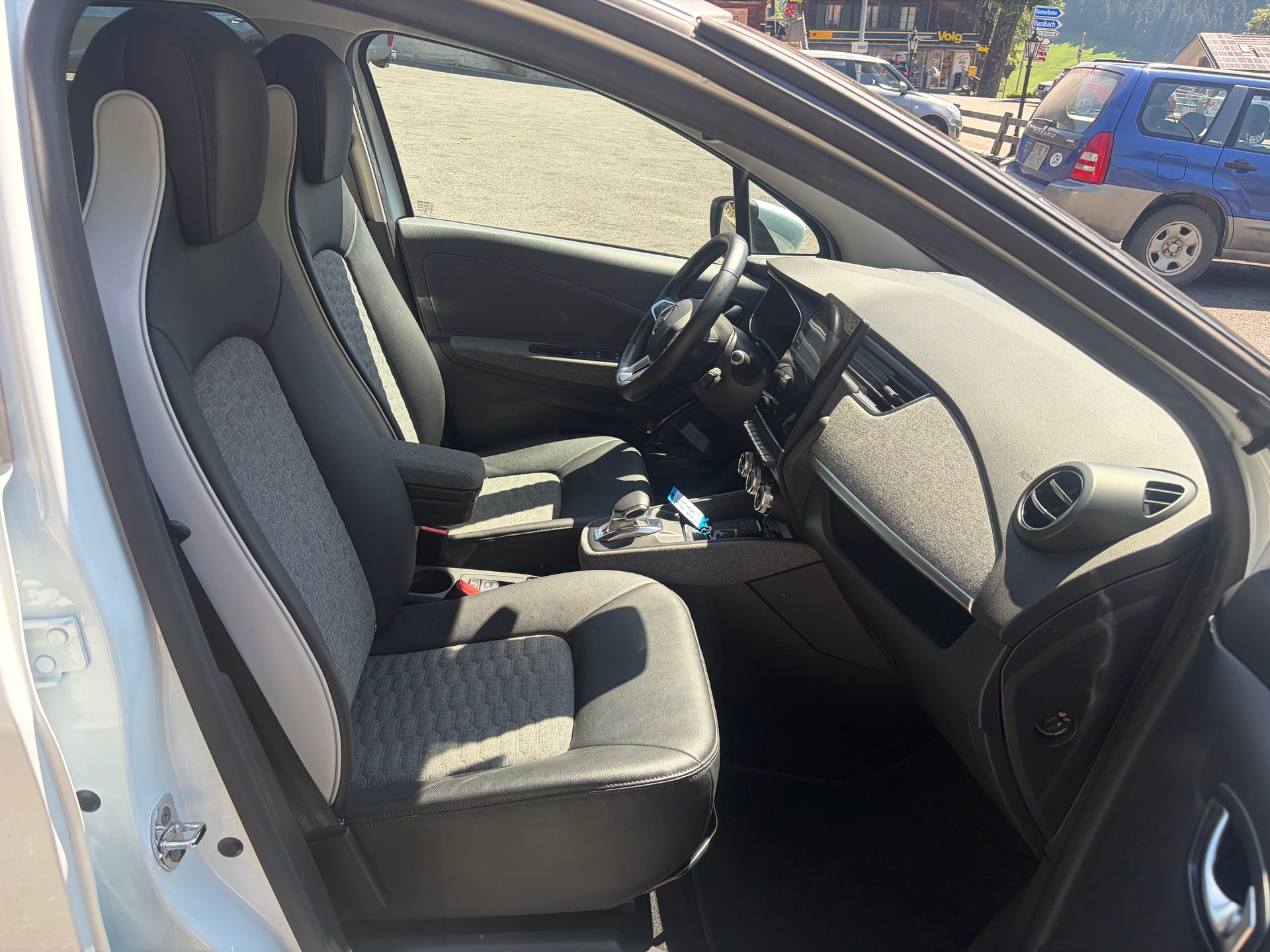 RENAULT Zoe Intens R135 (incl. Batterie)-image-6