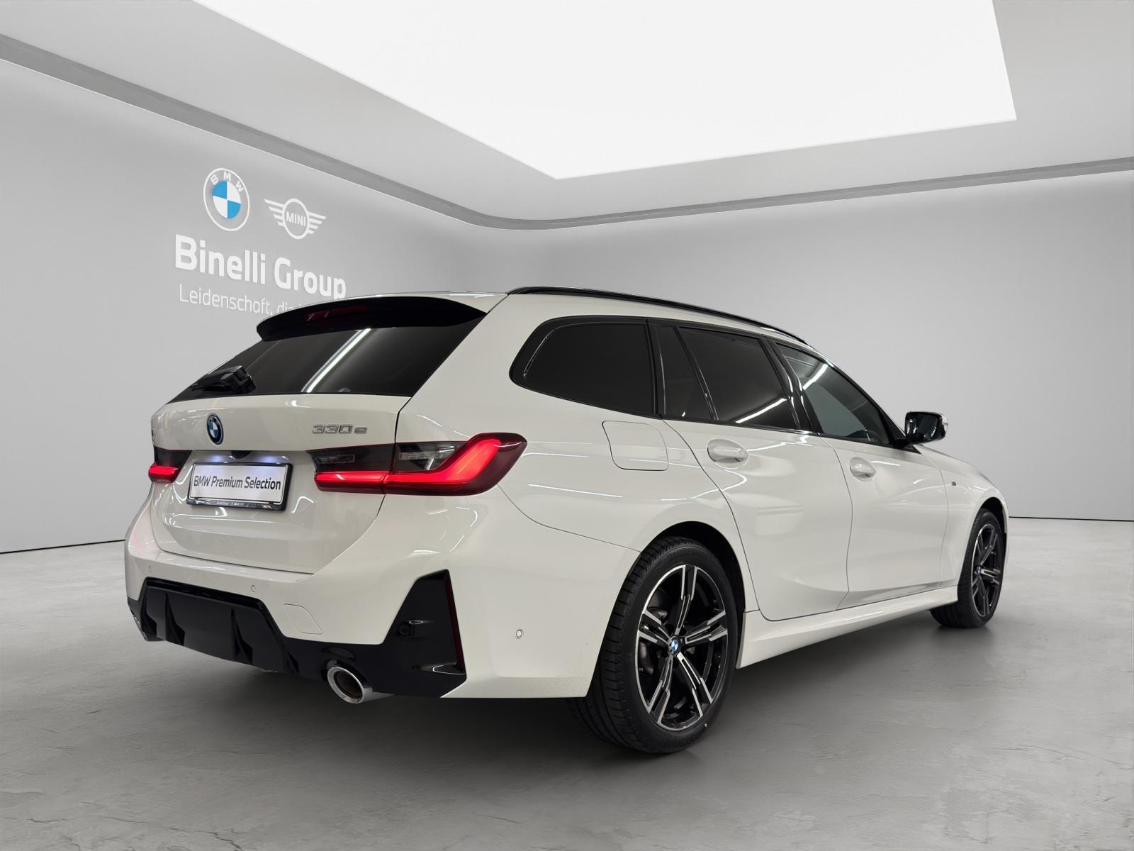 BMW 330e xDrive Touring-image-4