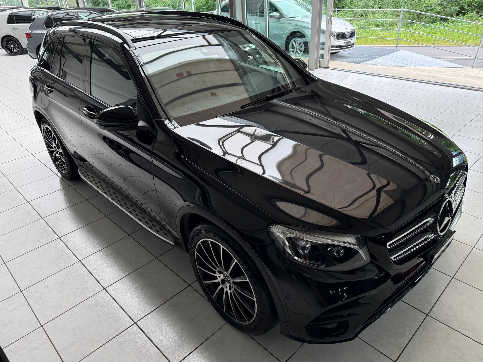 MERCEDES-BENZ GLC 250 AMG Line 4Matic 9G-Tronic-image-5