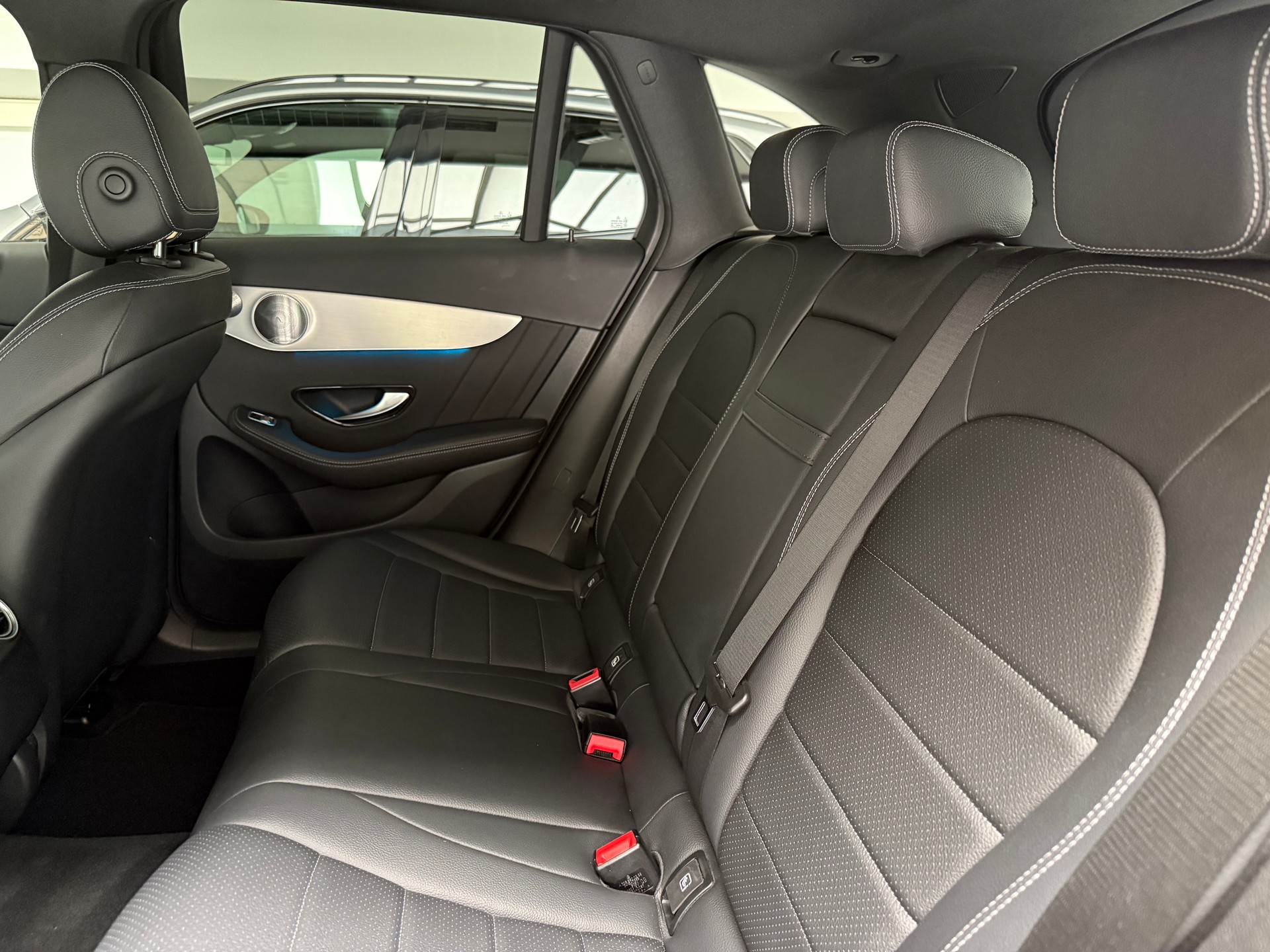 MERCEDES-BENZ GLC 250 AMG Line 4Matic 9G-Tronic-image-11
