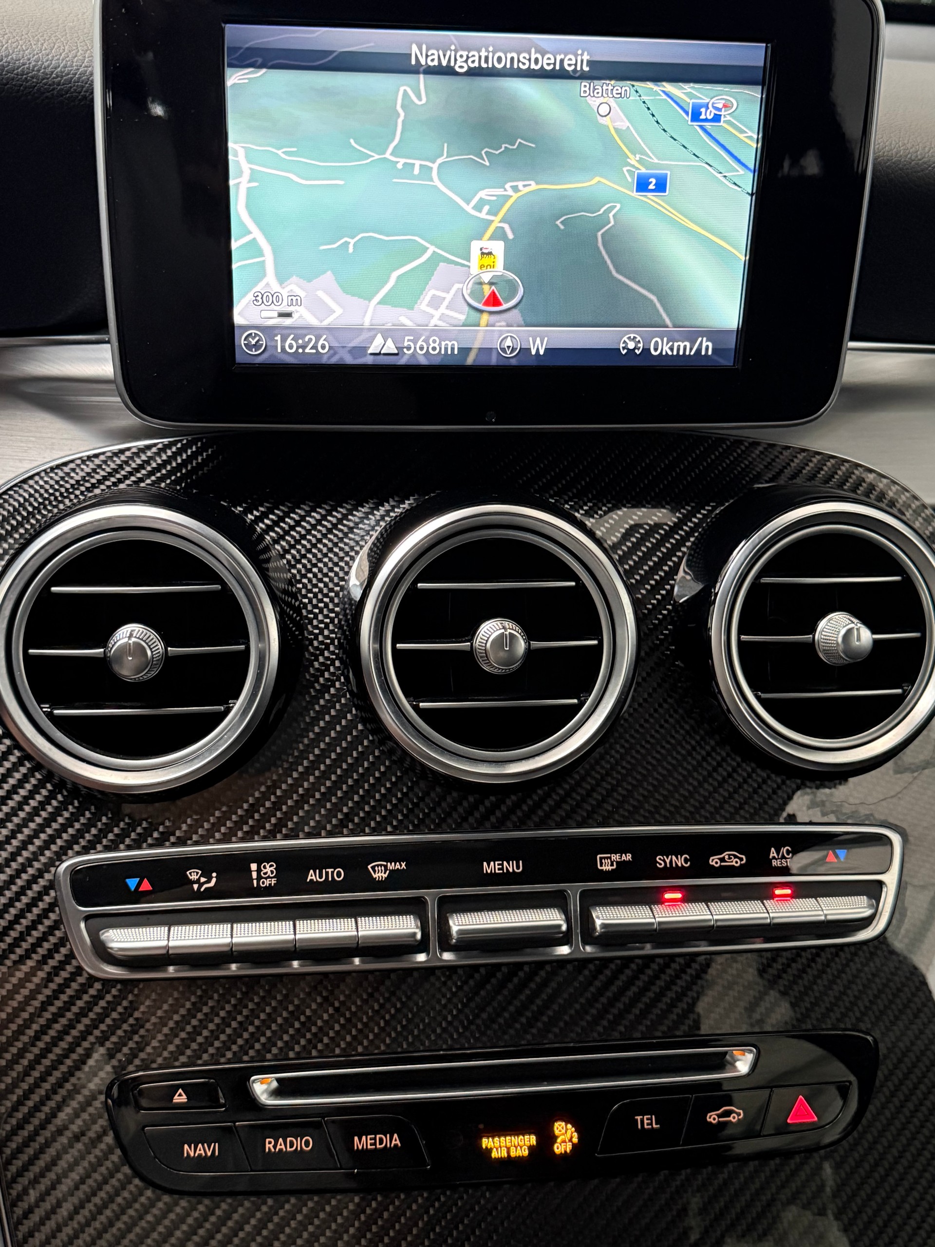 MERCEDES-BENZ GLC 250 AMG Line 4Matic 9G-Tronic-image-14
