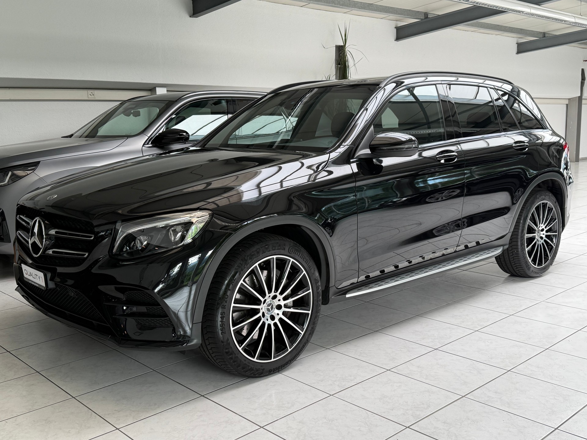 MERCEDES-BENZ GLC 250 AMG Line 4Matic 9G-Tronic-image-0