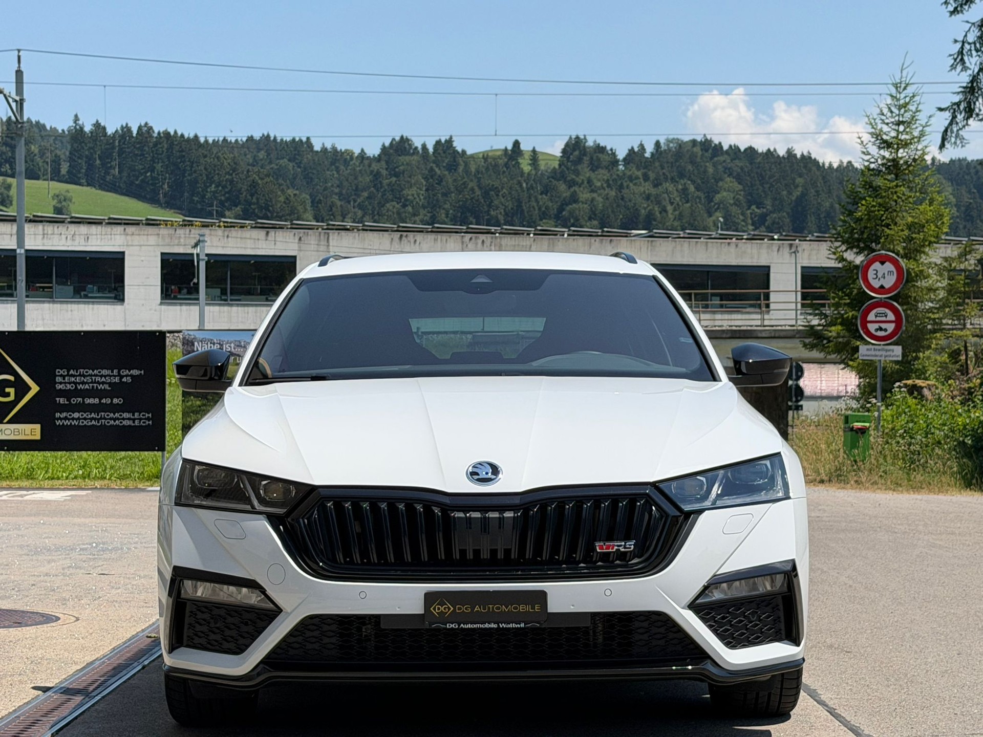 SKODA Octavia Combi 2.0 TSI DSG RS *Top Zustand**Top Ausstattung*-image-1